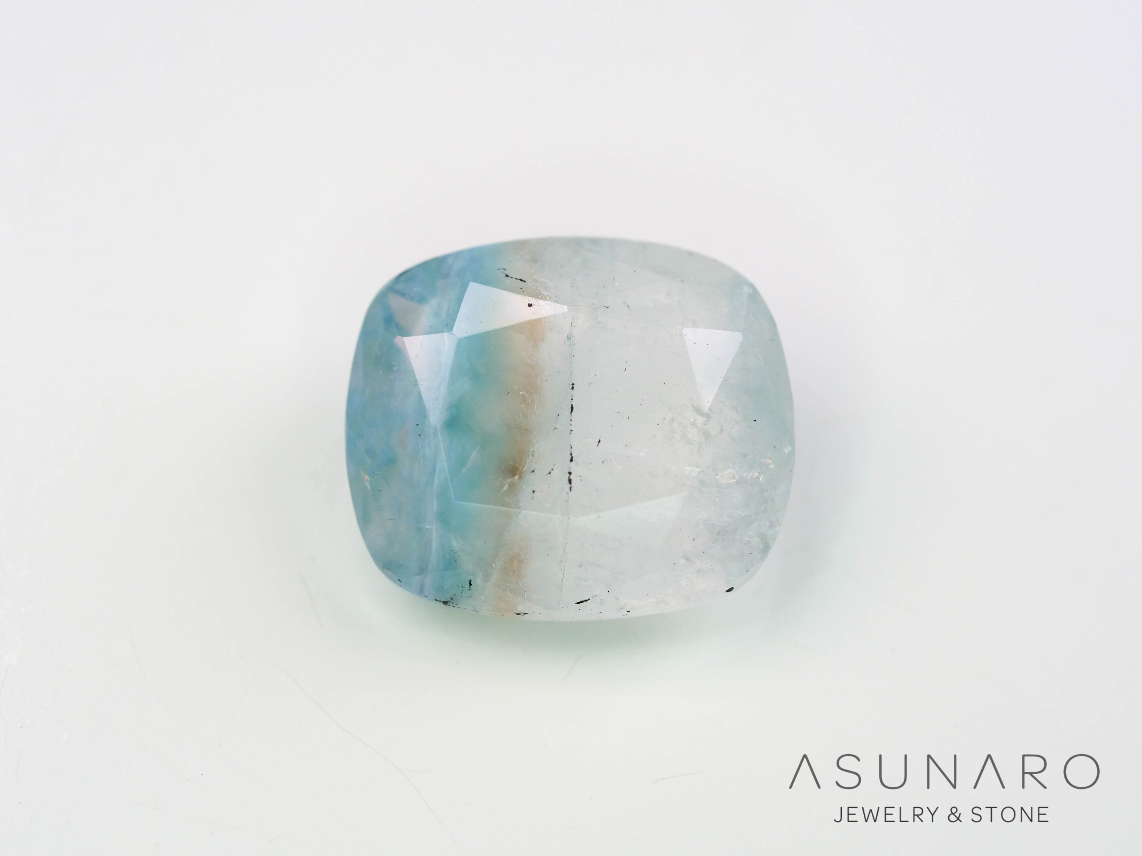 ギラライトインクォーツ　クッションカット　ブラジル産 　2.84ct 【251117-3135】