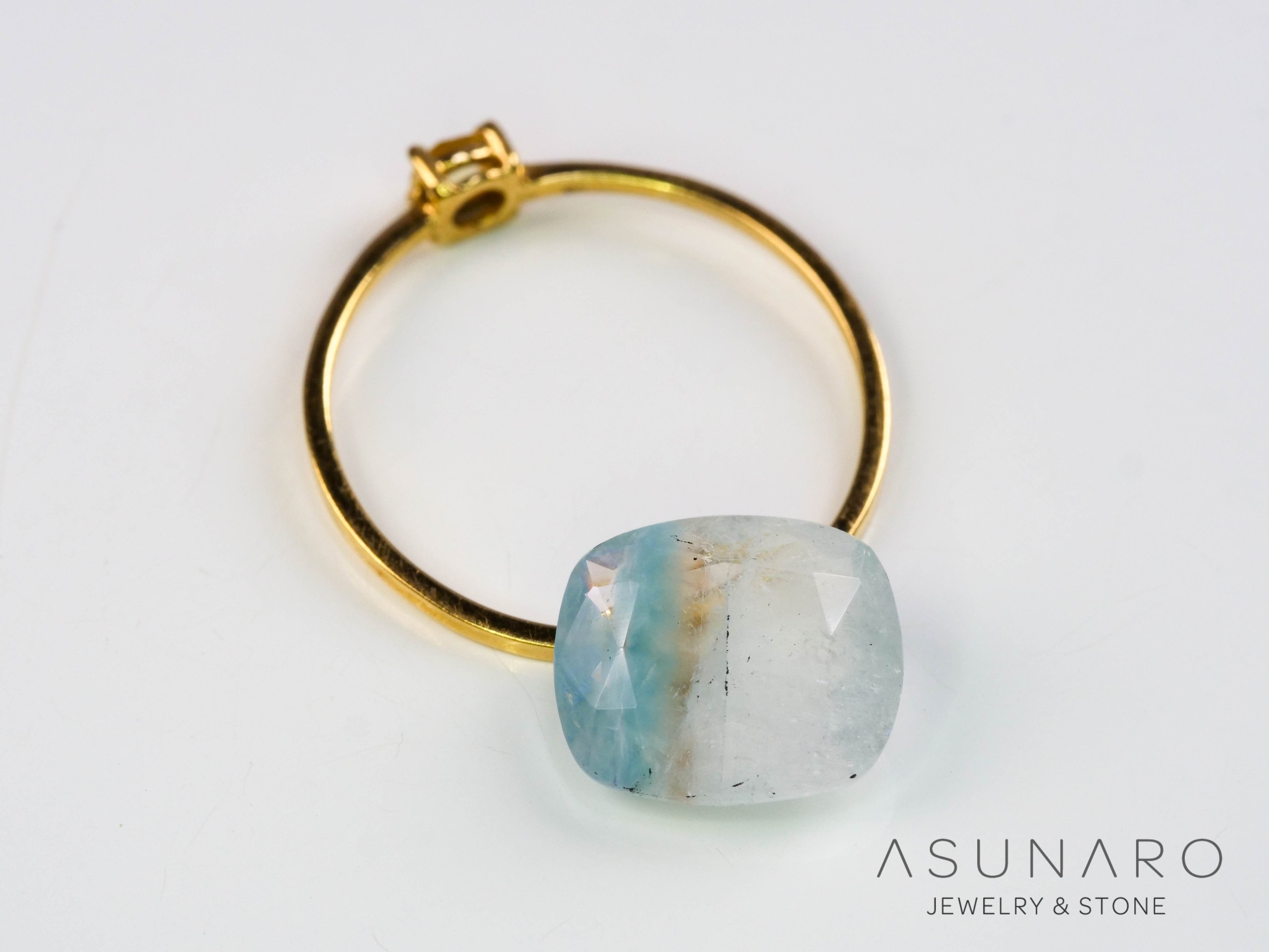 ギラライトインクォーツ　クッションカット　ブラジル産 　2.84ct 【251117-3135】