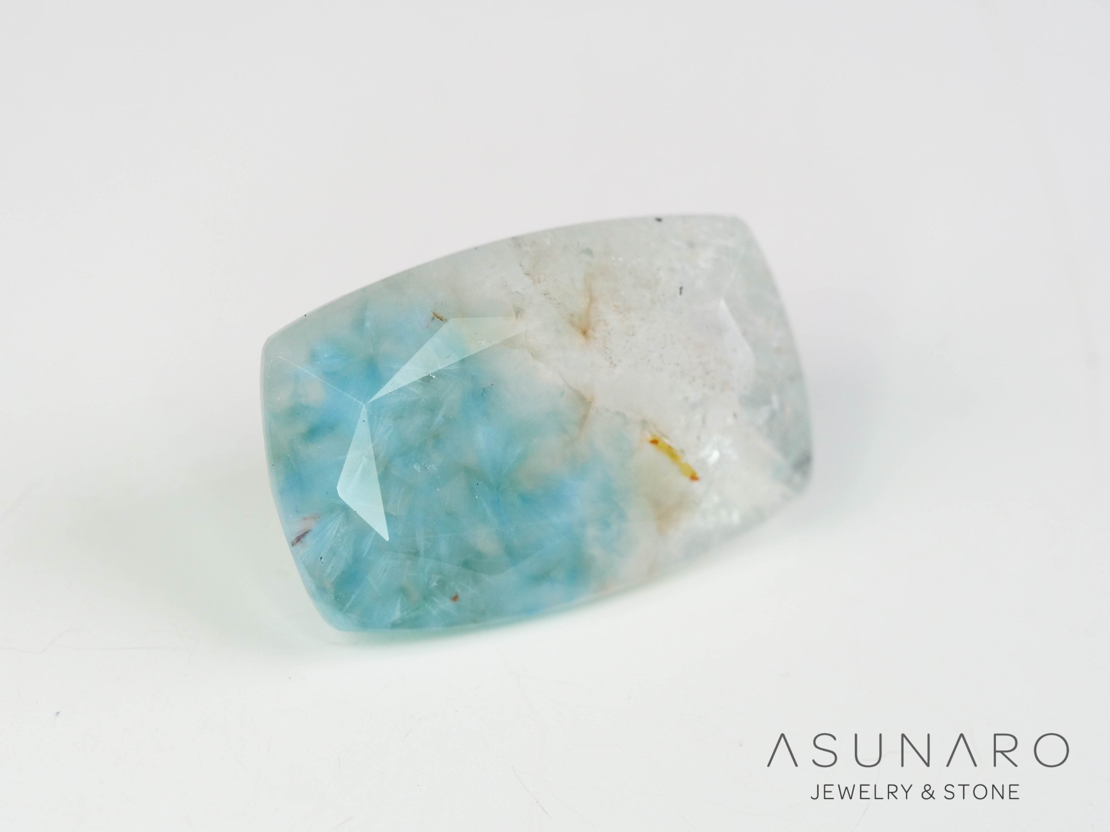 ギラライトインクォーツ　クッションカット　ブラジル産 　5.58ct 【251117-3142】