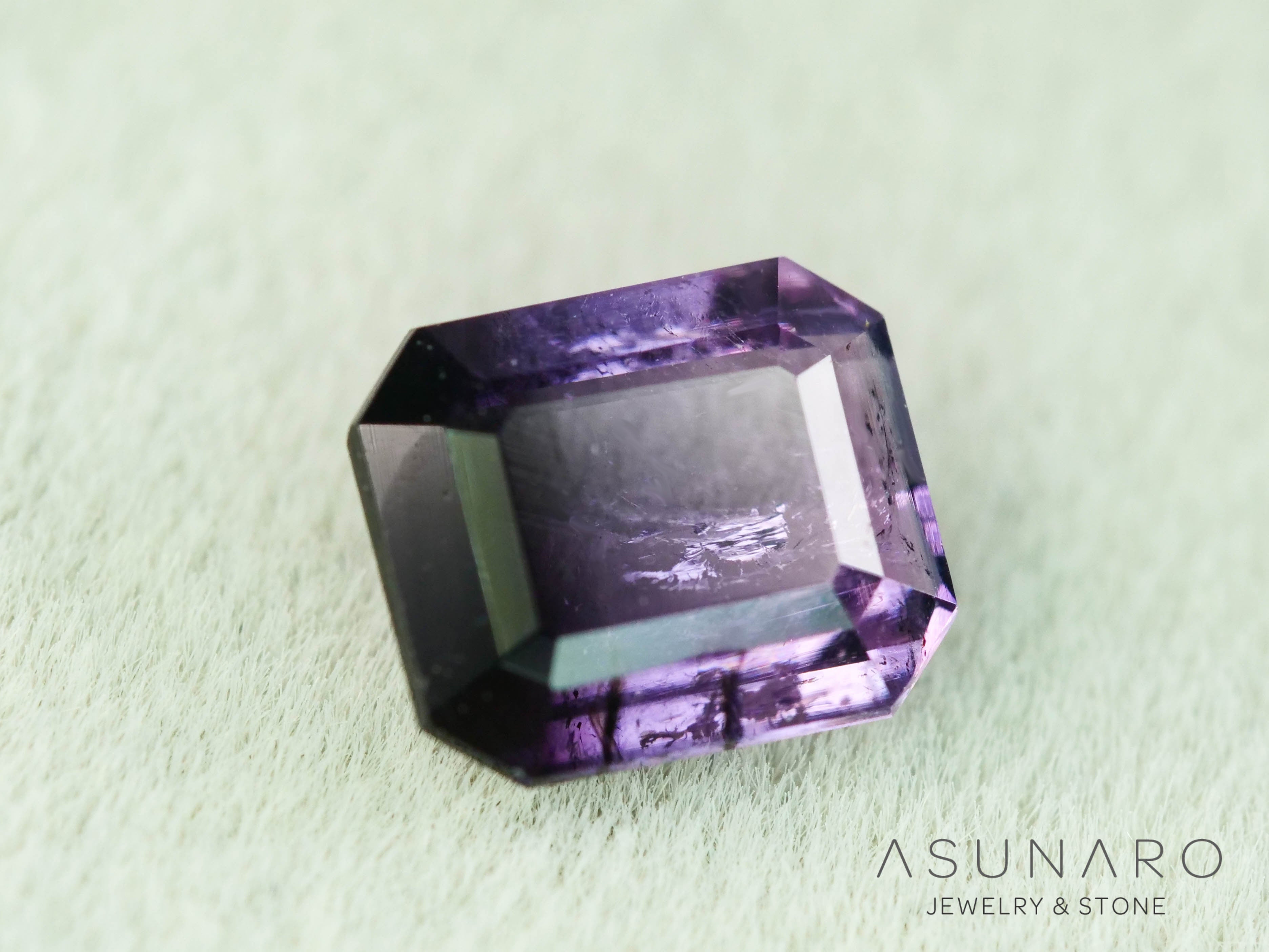 パープルバイカラートルマリン　エメラルドカット　アフガニスタン産　0.53ct【251121-3022】