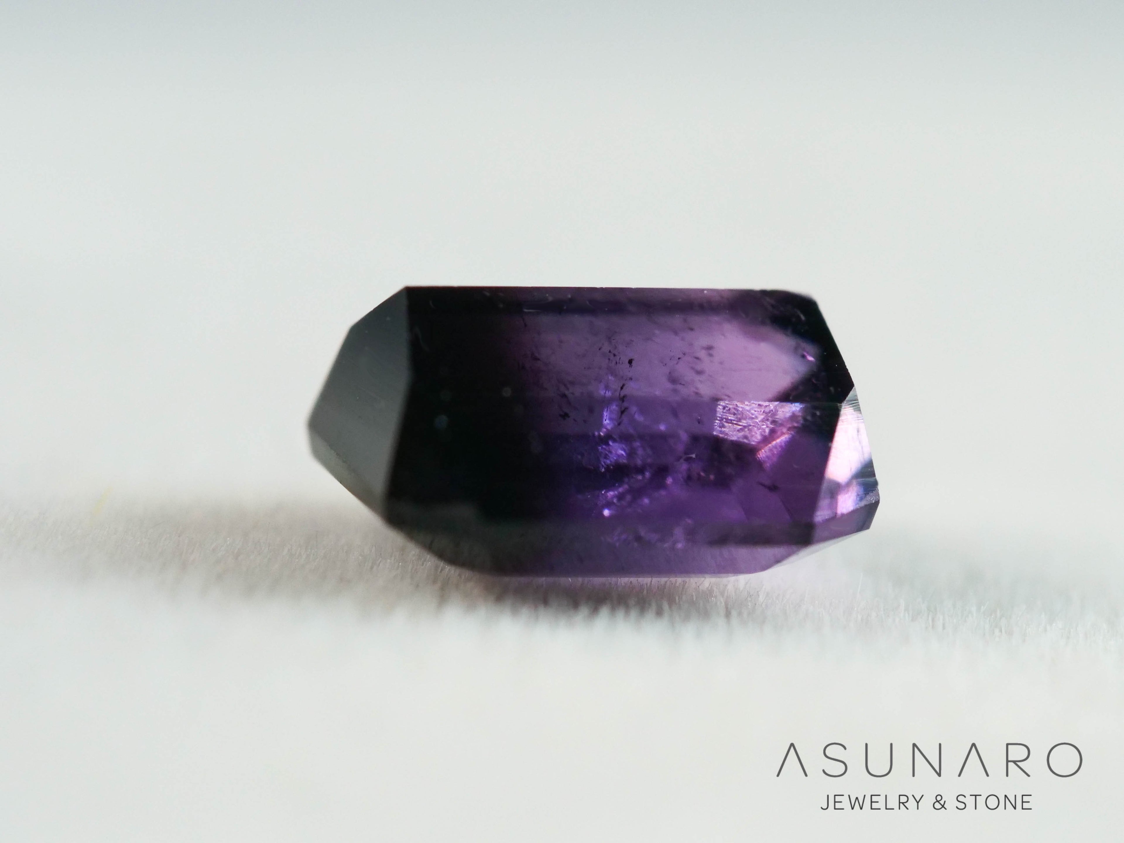 パープルバイカラートルマリン　エメラルドカット　アフガニスタン産　0.78ct【251121-3020】