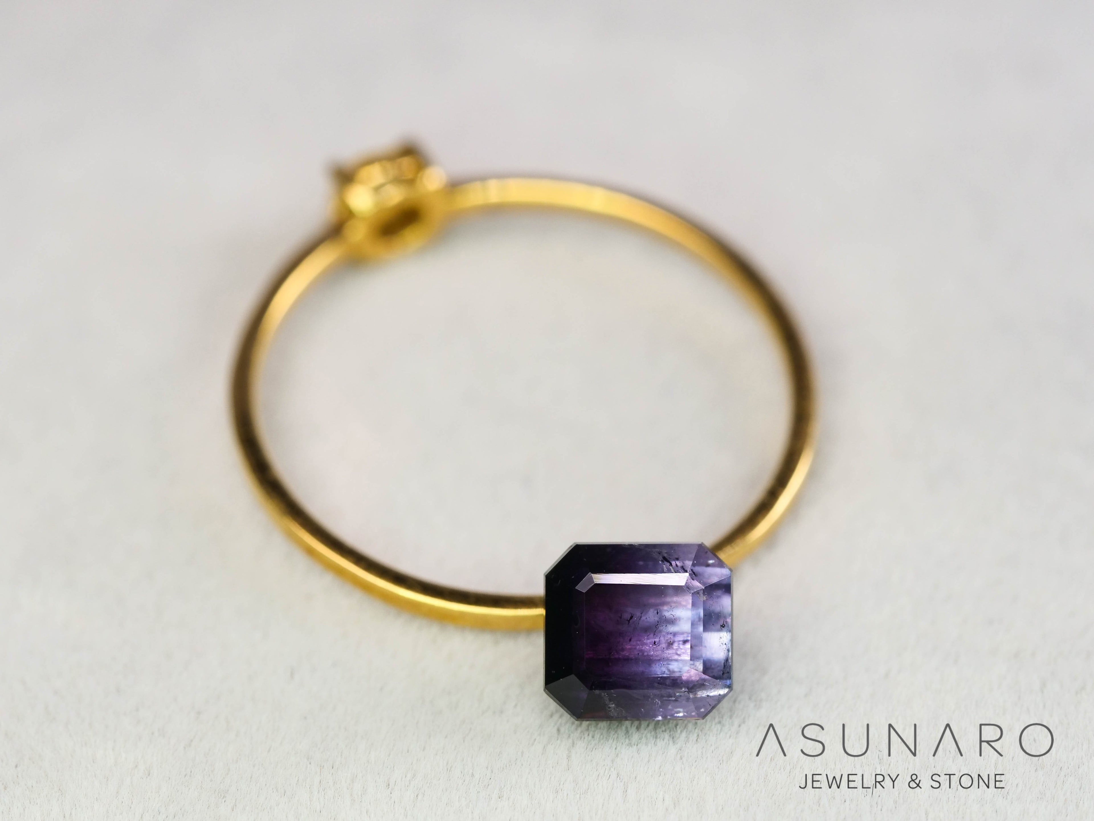 パープルバイカラートルマリン　エメラルドカット　アフガニスタン産　1.02ct【251121-3019】
