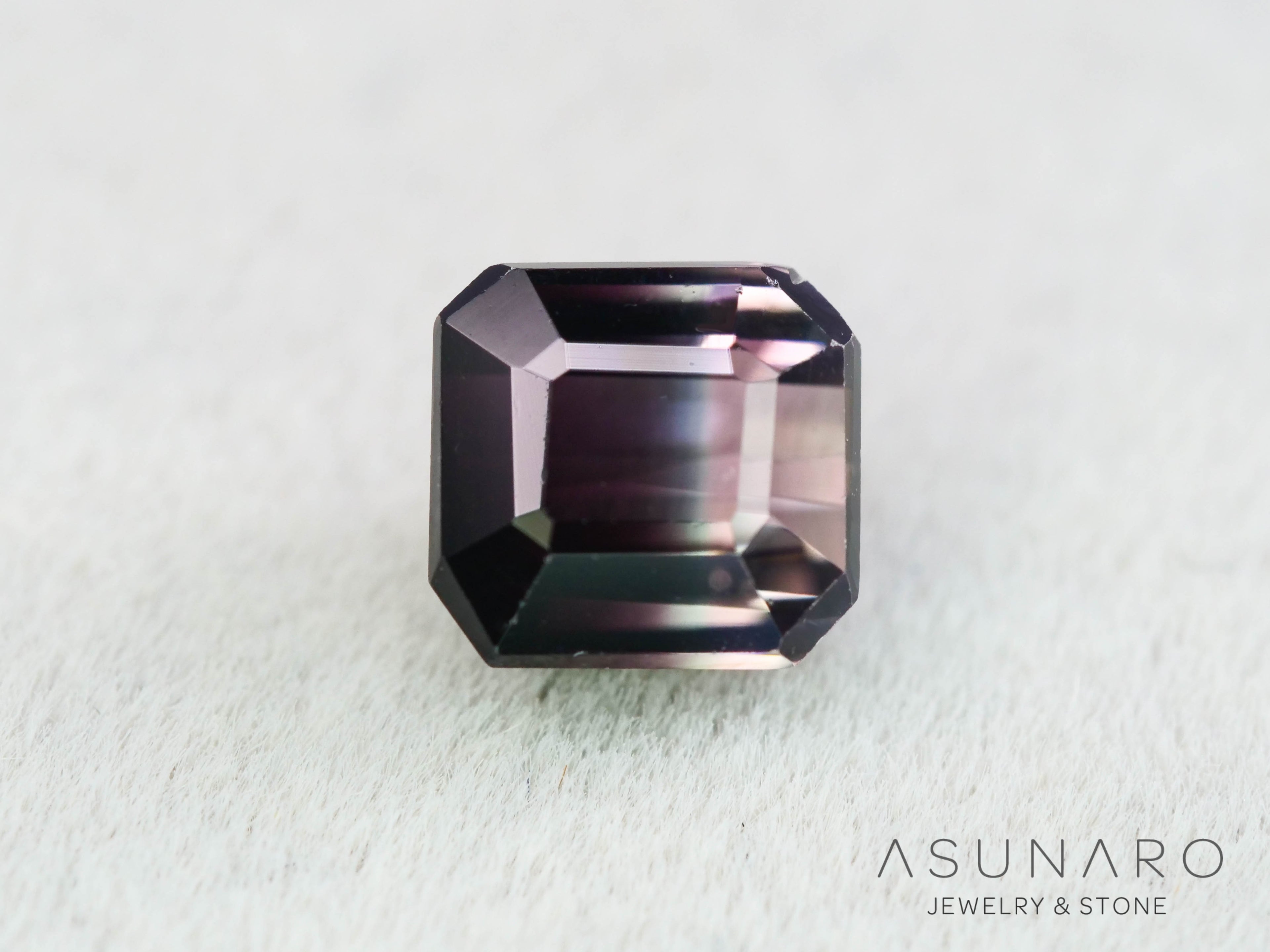 パープルバイカラートルマリン　エメラルドカット　アフガニスタン産　0.76ct【251121-3017】