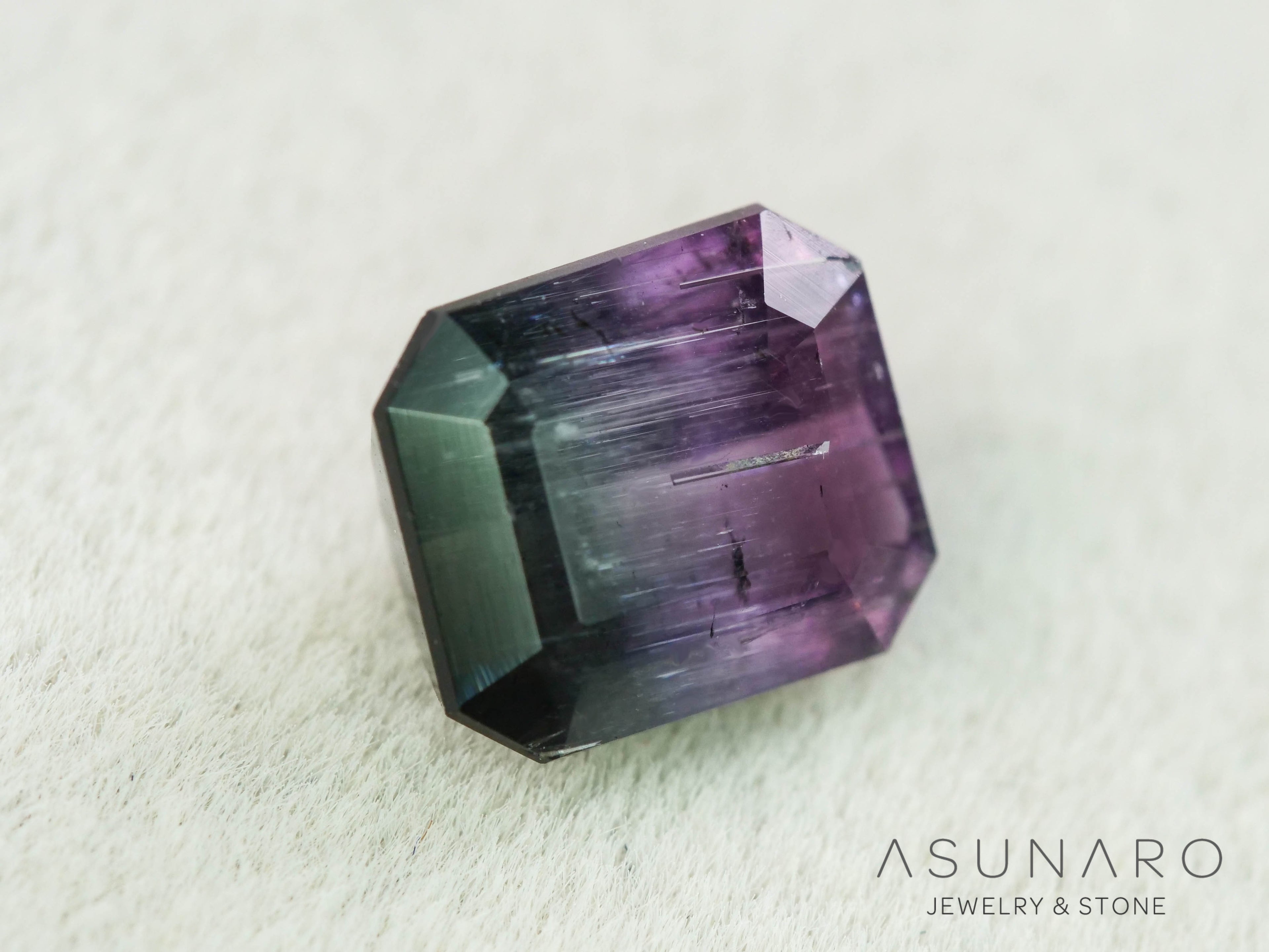 パープルバイカラートルマリン　エメラルドカット　アフガニスタン産　0.94ct【251121-3016】