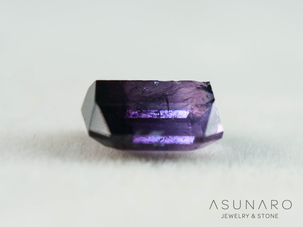 パープルバイカラートルマリン　エメラルドカット　アフガニスタン産　0.58ct【251121-3014】