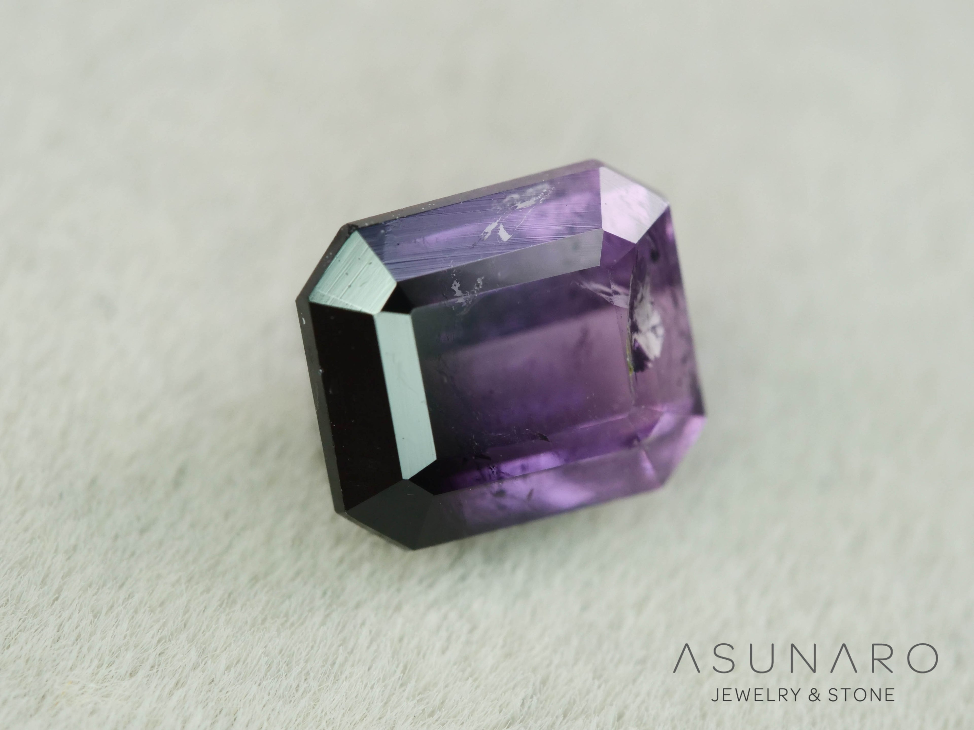 パープルバイカラートルマリン　エメラルドカット　アフガニスタン産　0.85ct【251121-3013】