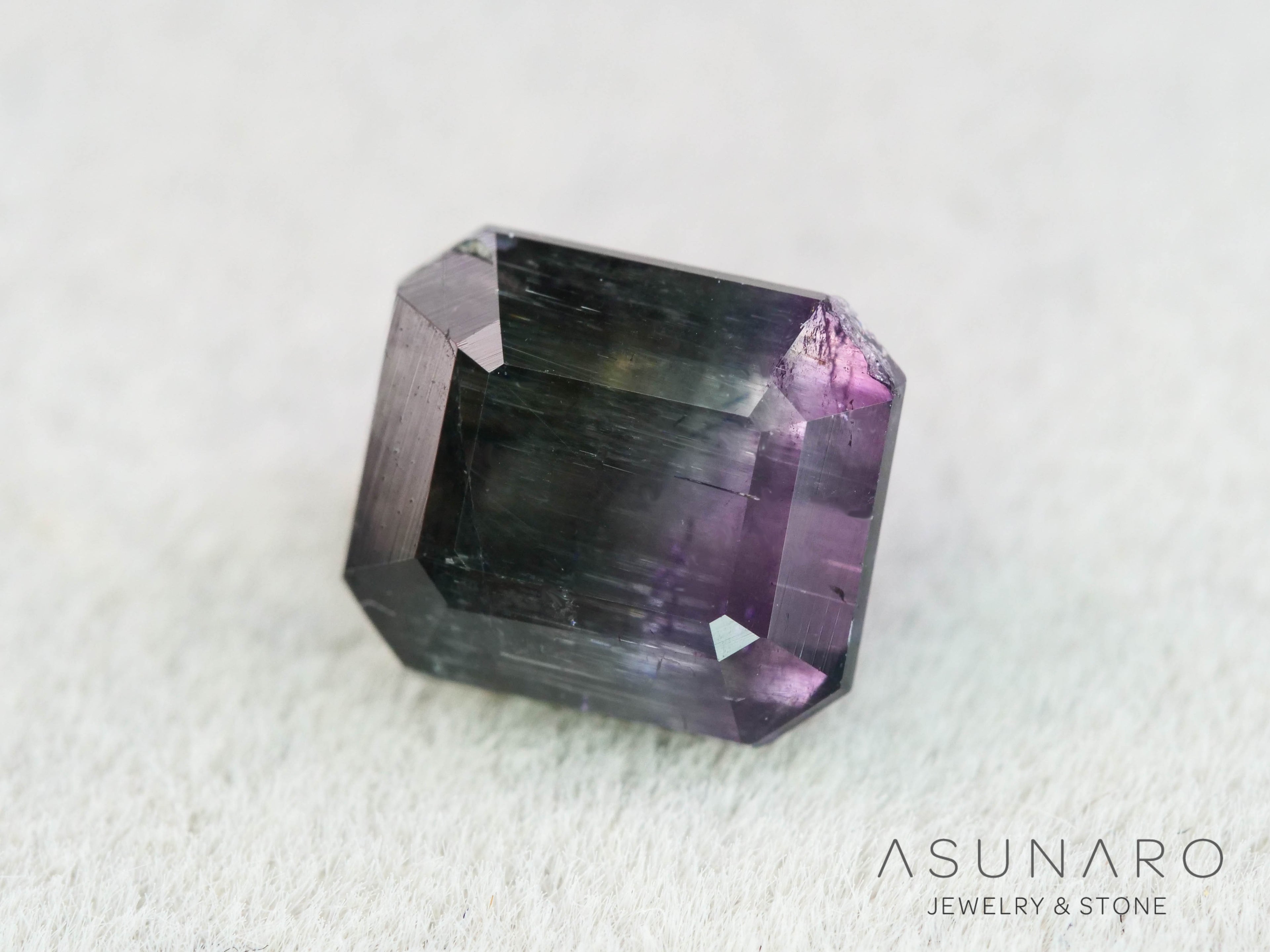 パープルバイカラートルマリン　エメラルドカット　アフガニスタン産　0.94ct【251121-3012】