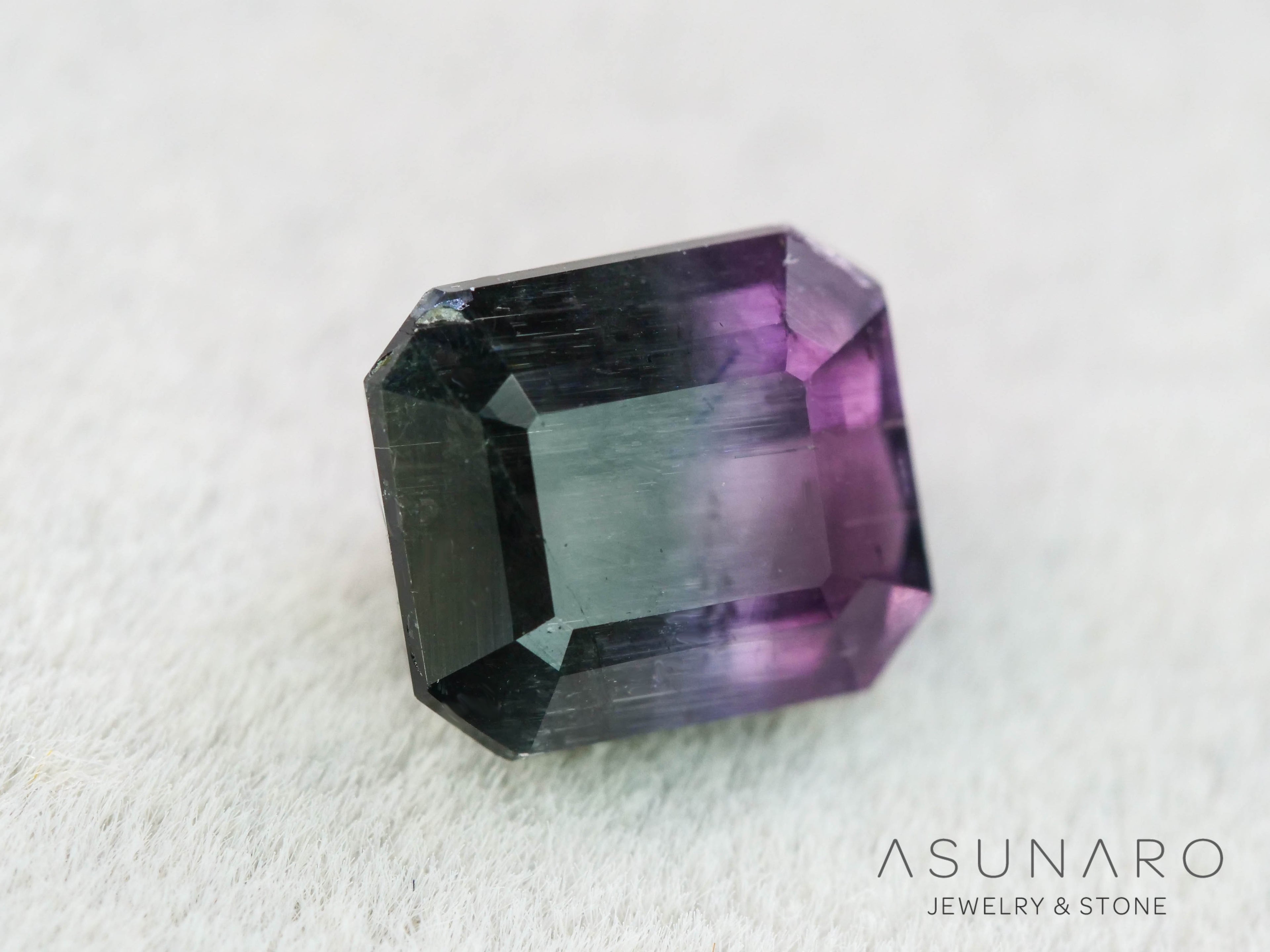 パープルバイカラートルマリン　エメラルドカット　アフガニスタン産　0.94ct【251121-3012】