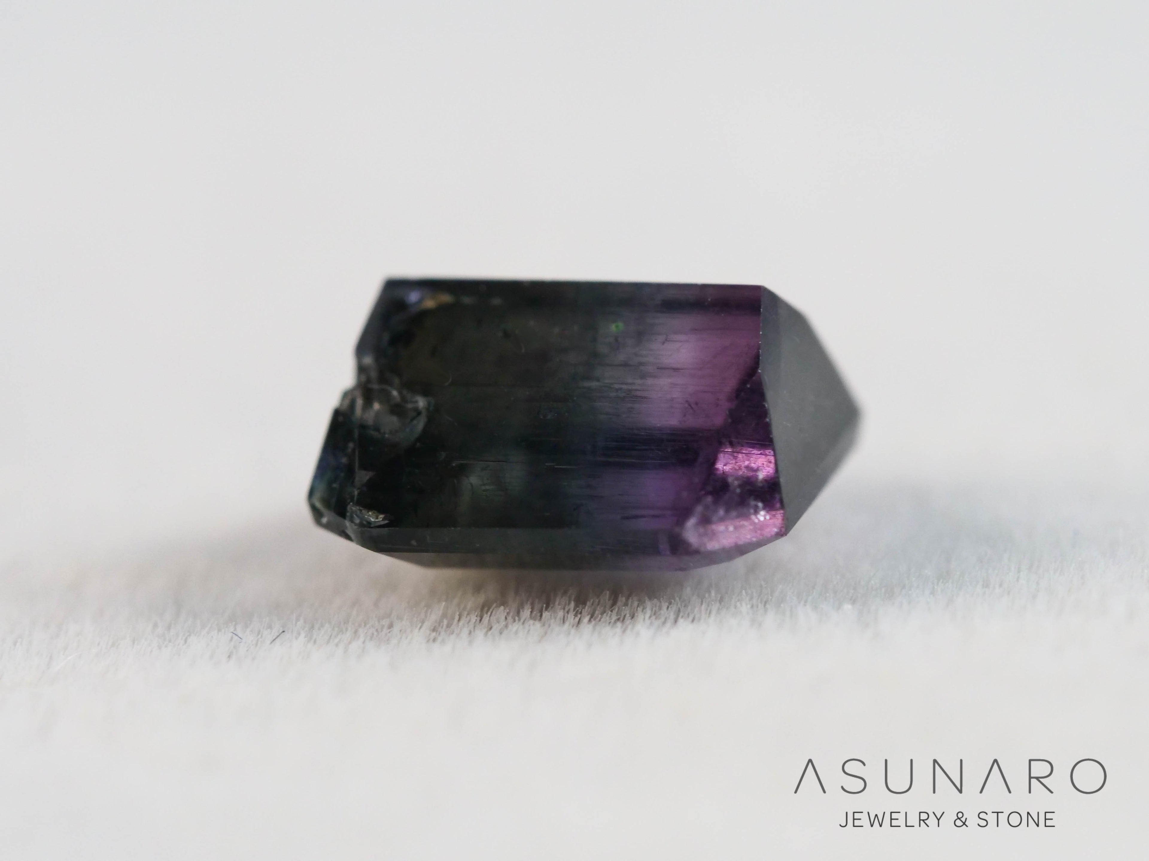 パープルバイカラートルマリン　エメラルドカット　アフガニスタン産　0.94ct【251121-3012】