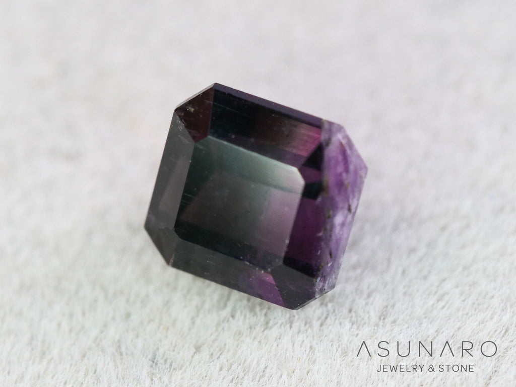 パープルバイカラートルマリン　エメラルドカット　アフガニスタン産　0.57ct【251121-3011】