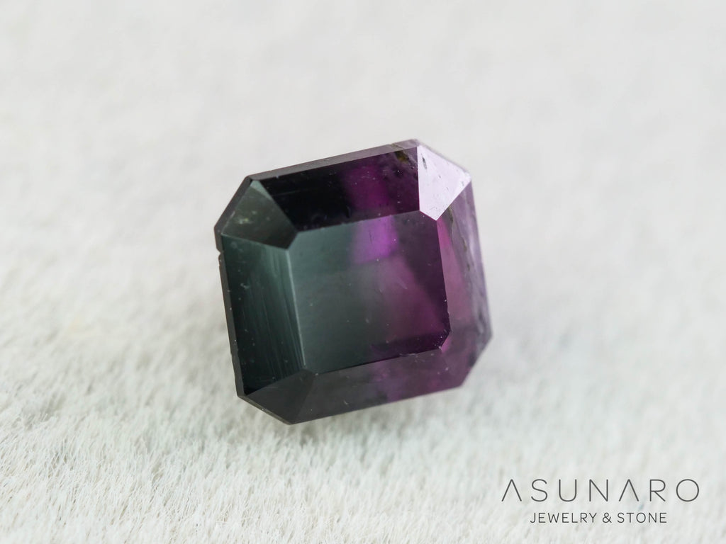 パープルバイカラートルマリン　エメラルドカット　アフガニスタン産　0.57ct【251121-3011】