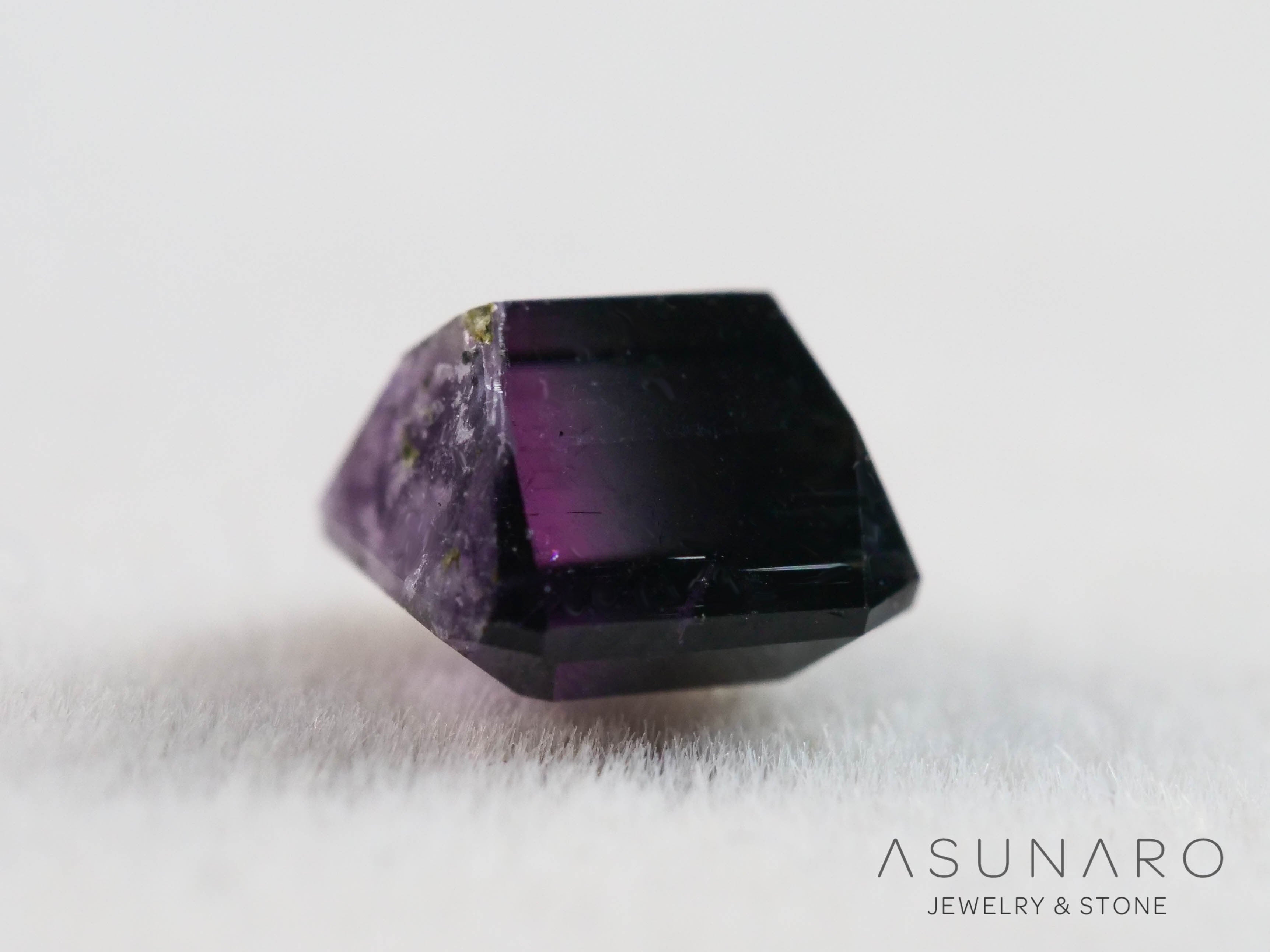 パープルバイカラートルマリン　エメラルドカット　アフガニスタン産　0.57ct【251121-3011】