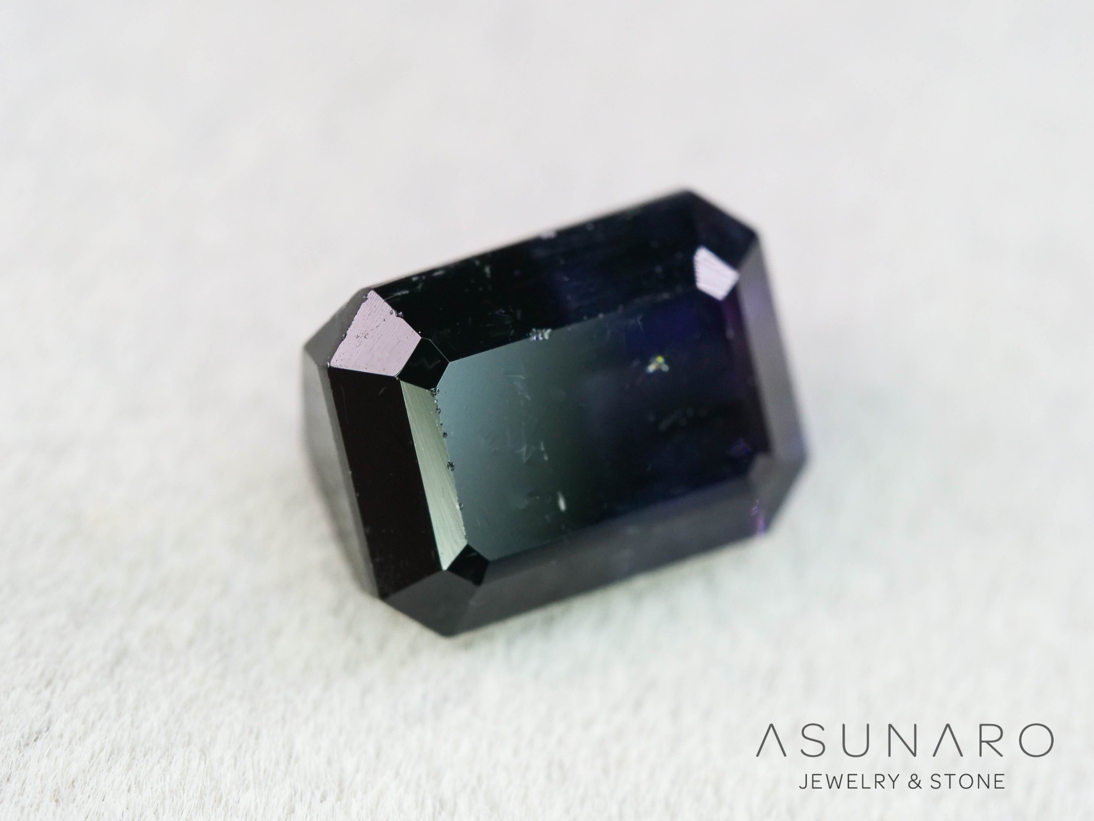 パープルバイカラートルマリン　エメラルドカット　アフガニスタン産　1.85ct【251121-3010】