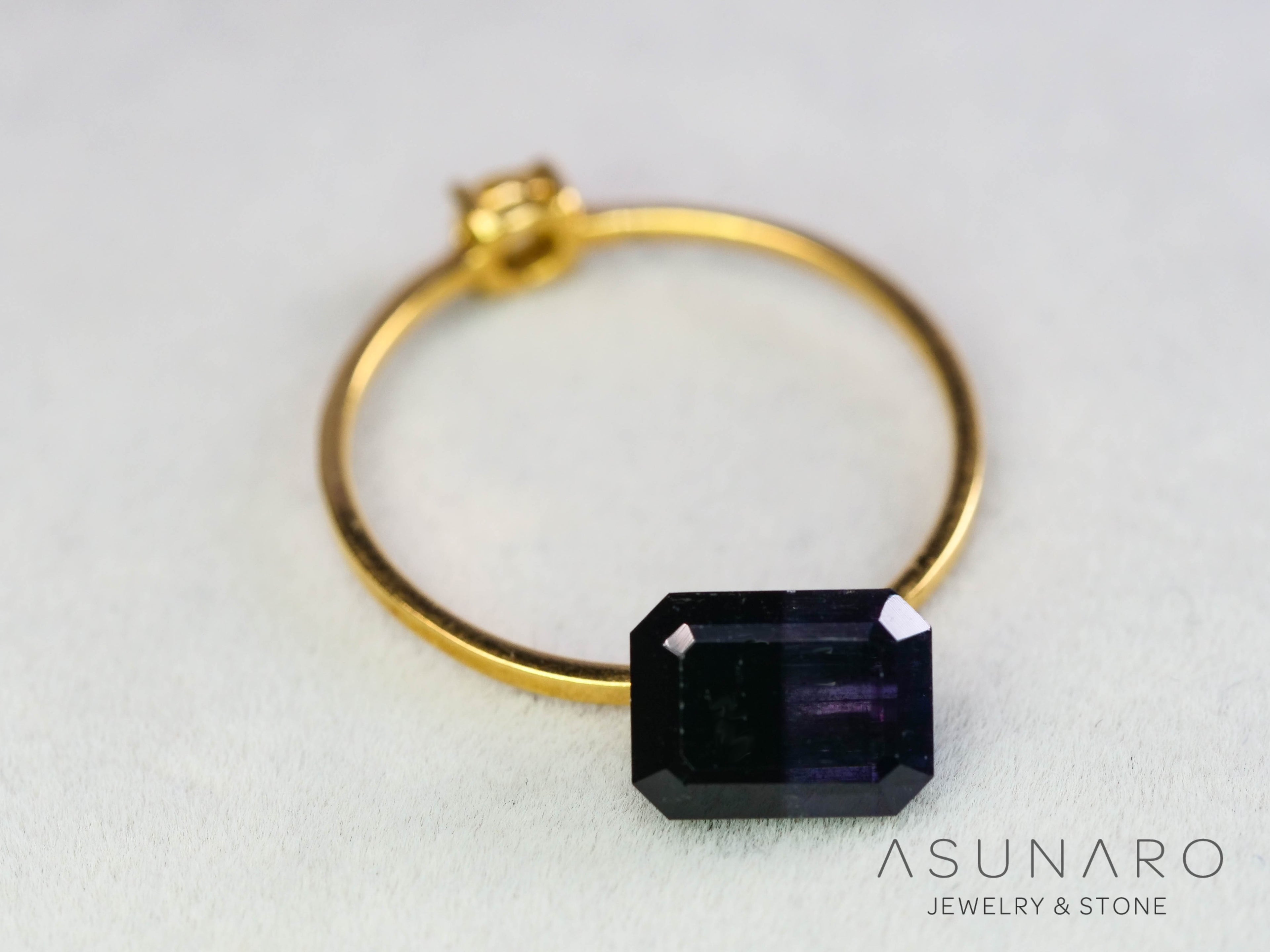 パープルバイカラートルマリン　エメラルドカット　アフガニスタン産　1.85ct【251121-3010】