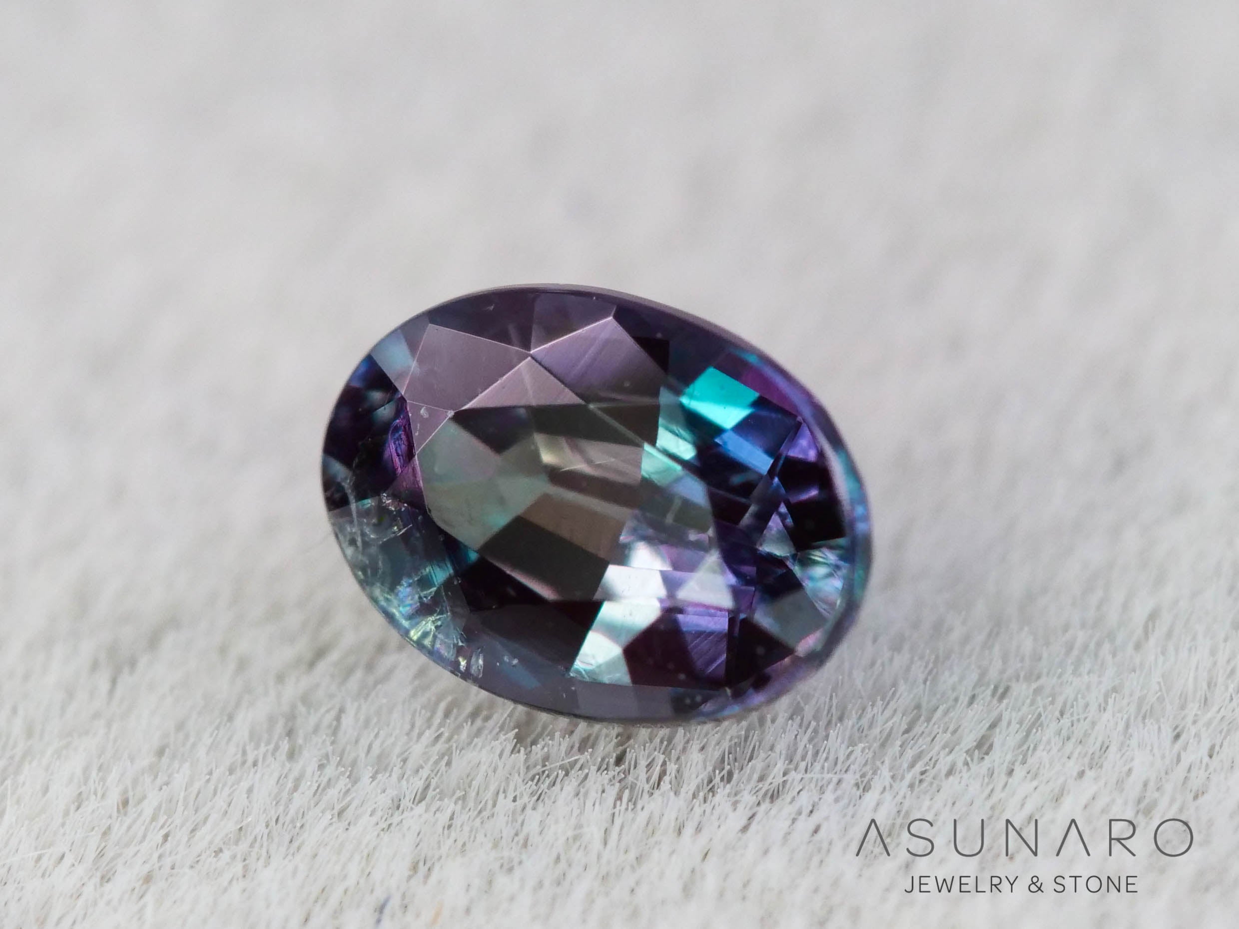 アレキサンドライト　オーバルカット　 ブラジル産　0.15ct　ソ付【251114-3246】