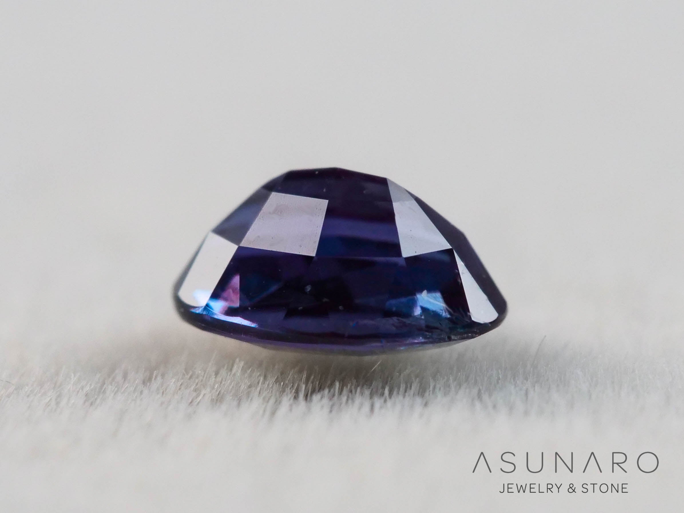 アレキサンドライト　オーバルカット　 ブラジル産　0.15ct　ソ付【251114-3246】