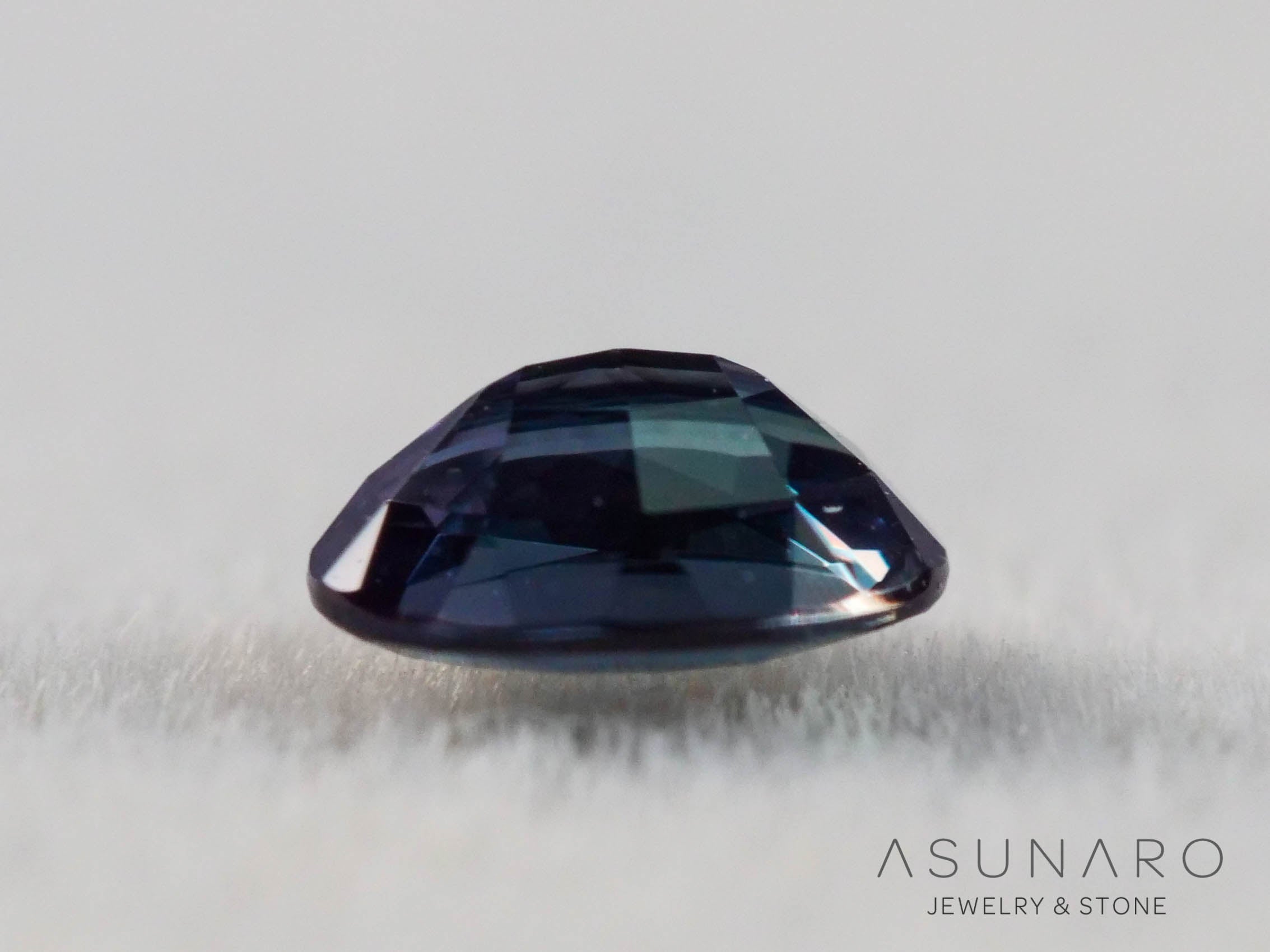 アレキサンドライト　オーバルカット　 ブラジル産　0.17ct　ソ付【251114-3247】