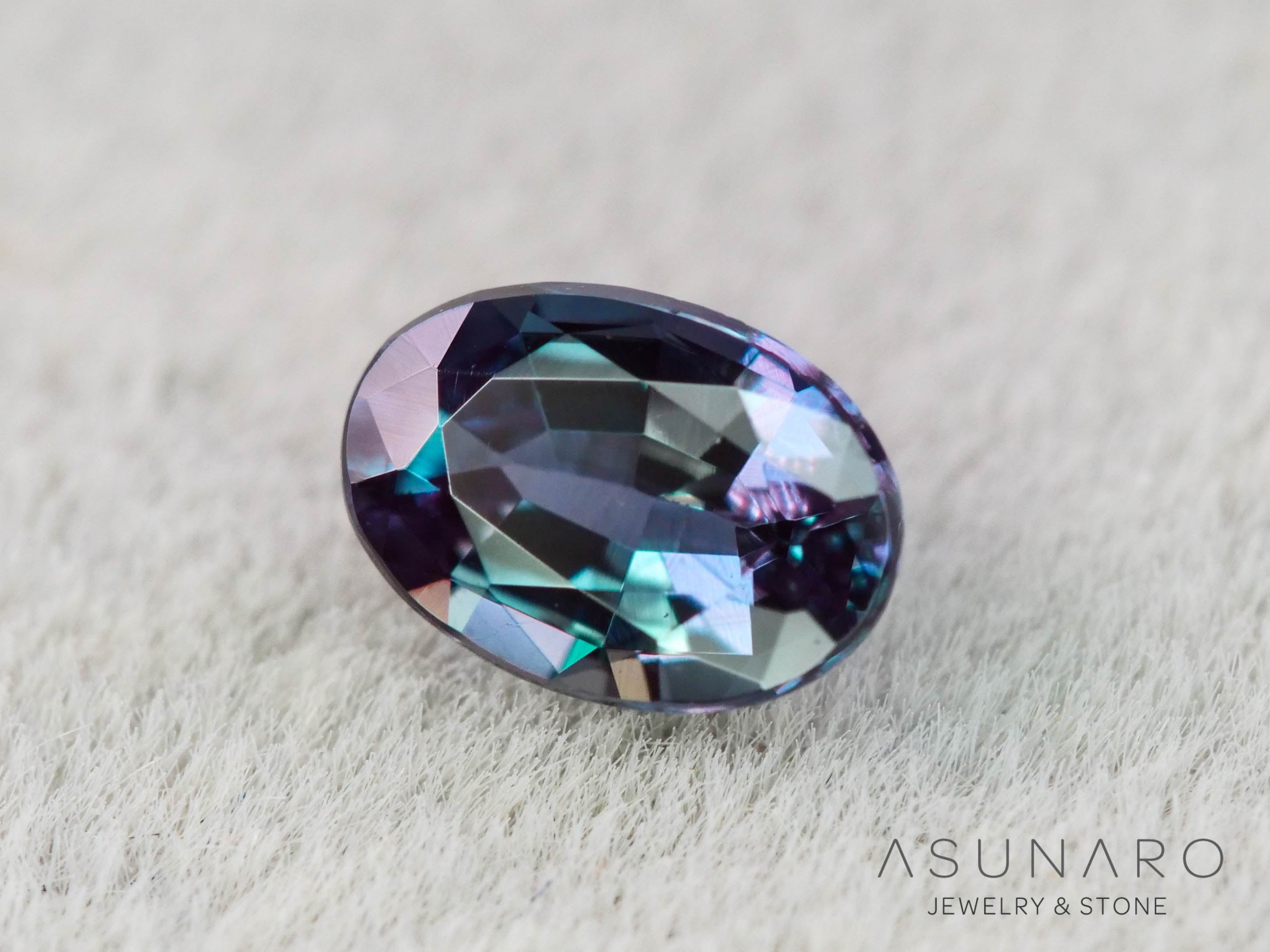 アレキサンドライト オーバルカット ブラジル産 0.21ct ソ付【251114