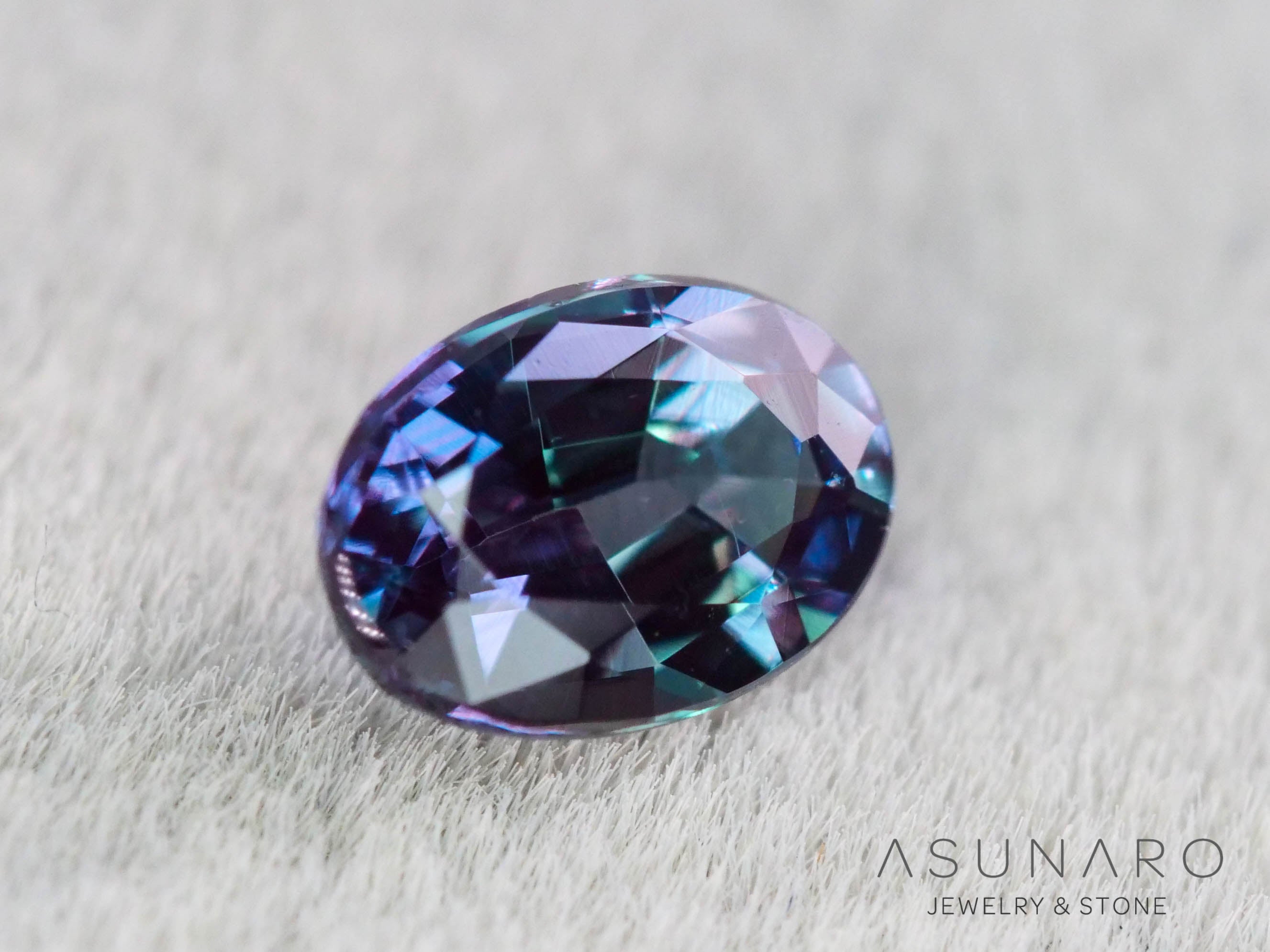 アレキサンドライト オーバルカット ブラジル産 0.21ct ソ付【251114