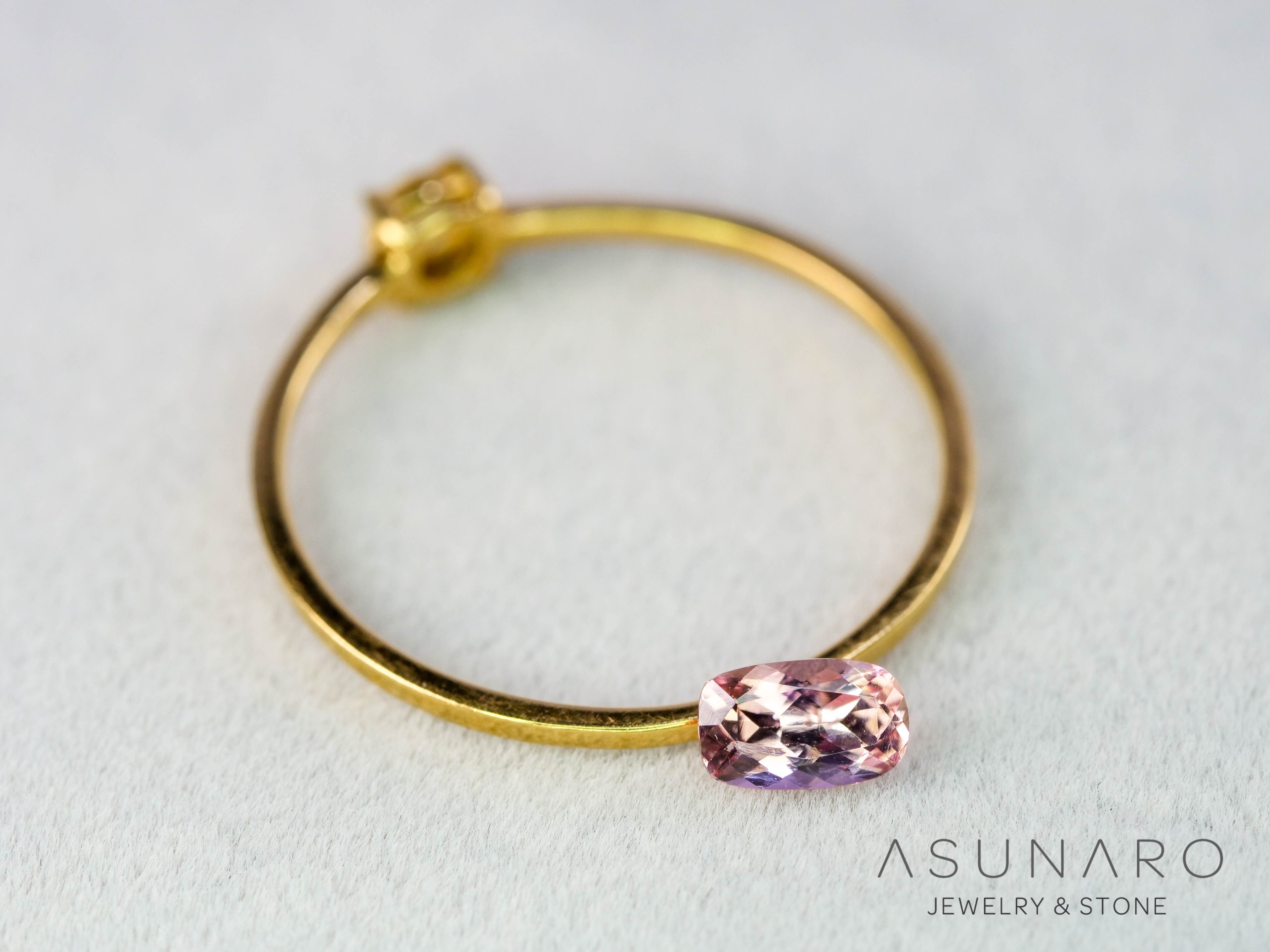 バイカラーインペリアルトパーズ　クッションカット　0.28ct　ブラジル産　【251127-3043】