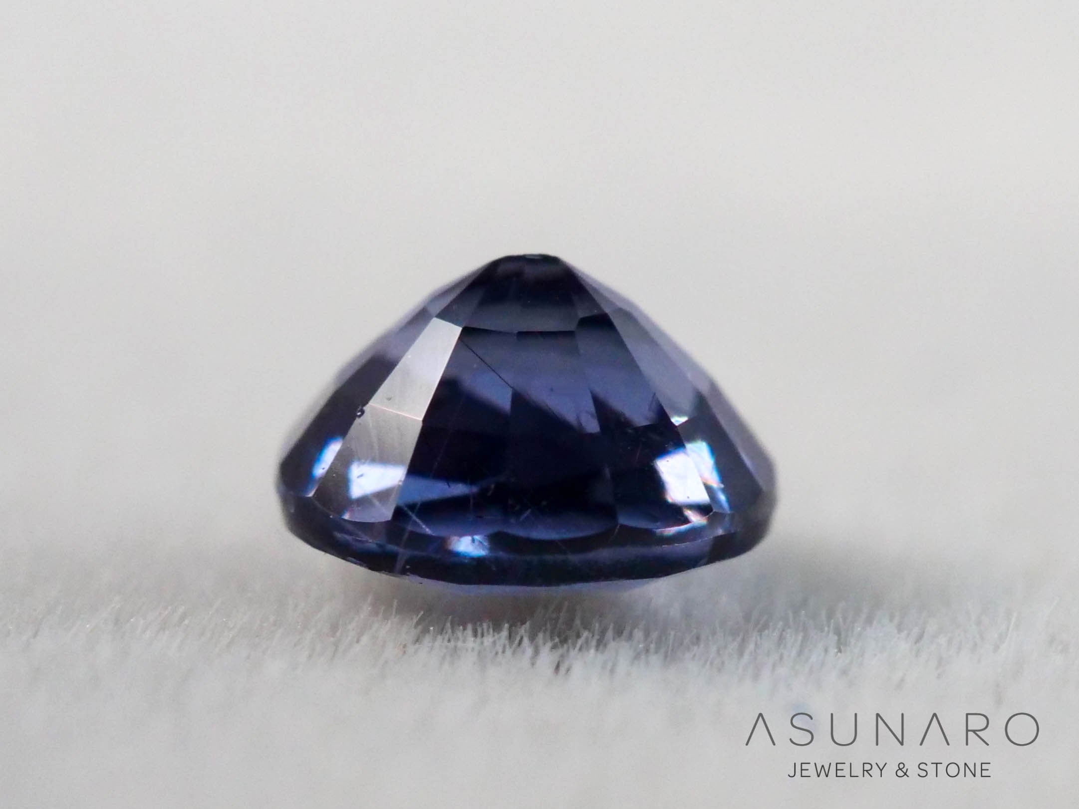 ベキリーブルーガーネット　オーバルカット　 マダガスカル産　0.19ct【260202-3153】