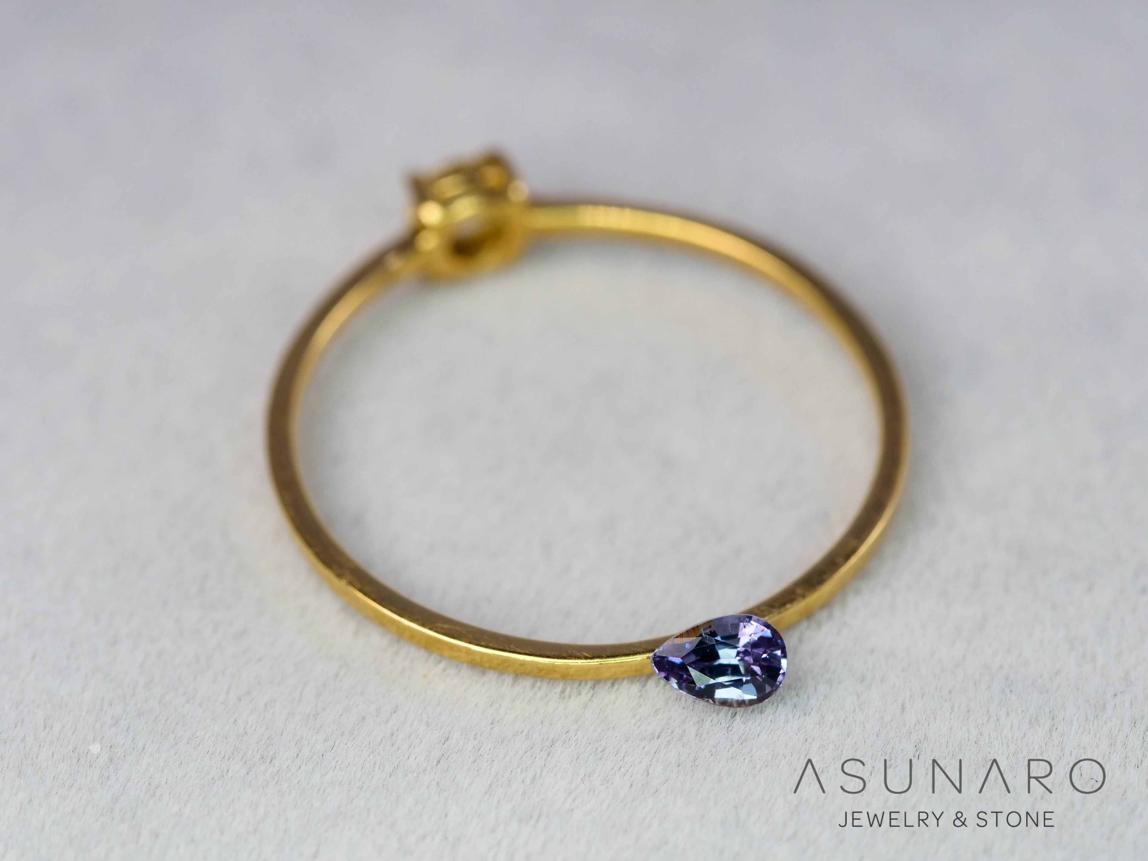ベキリーブルーガーネット　ペアシェイプ　 マダガスカル産　0.15ct【260202-3154】