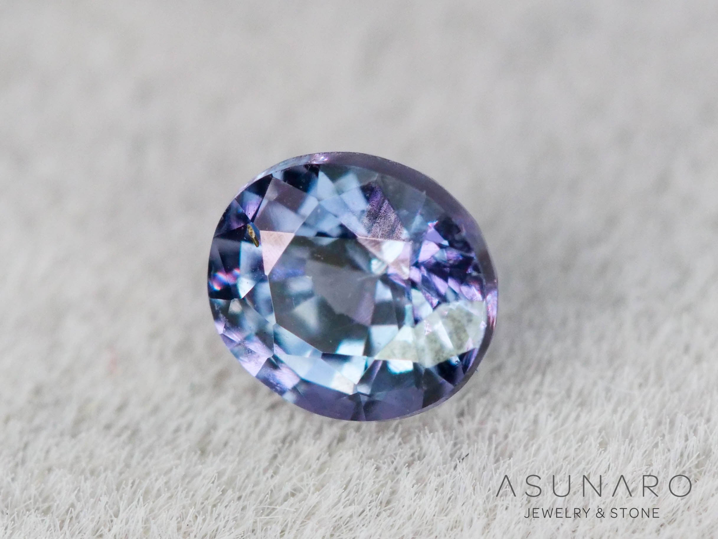 ベキリーブルーガーネット　オーバルカット　 マダガスカル産　0.19ct【260202-3155】