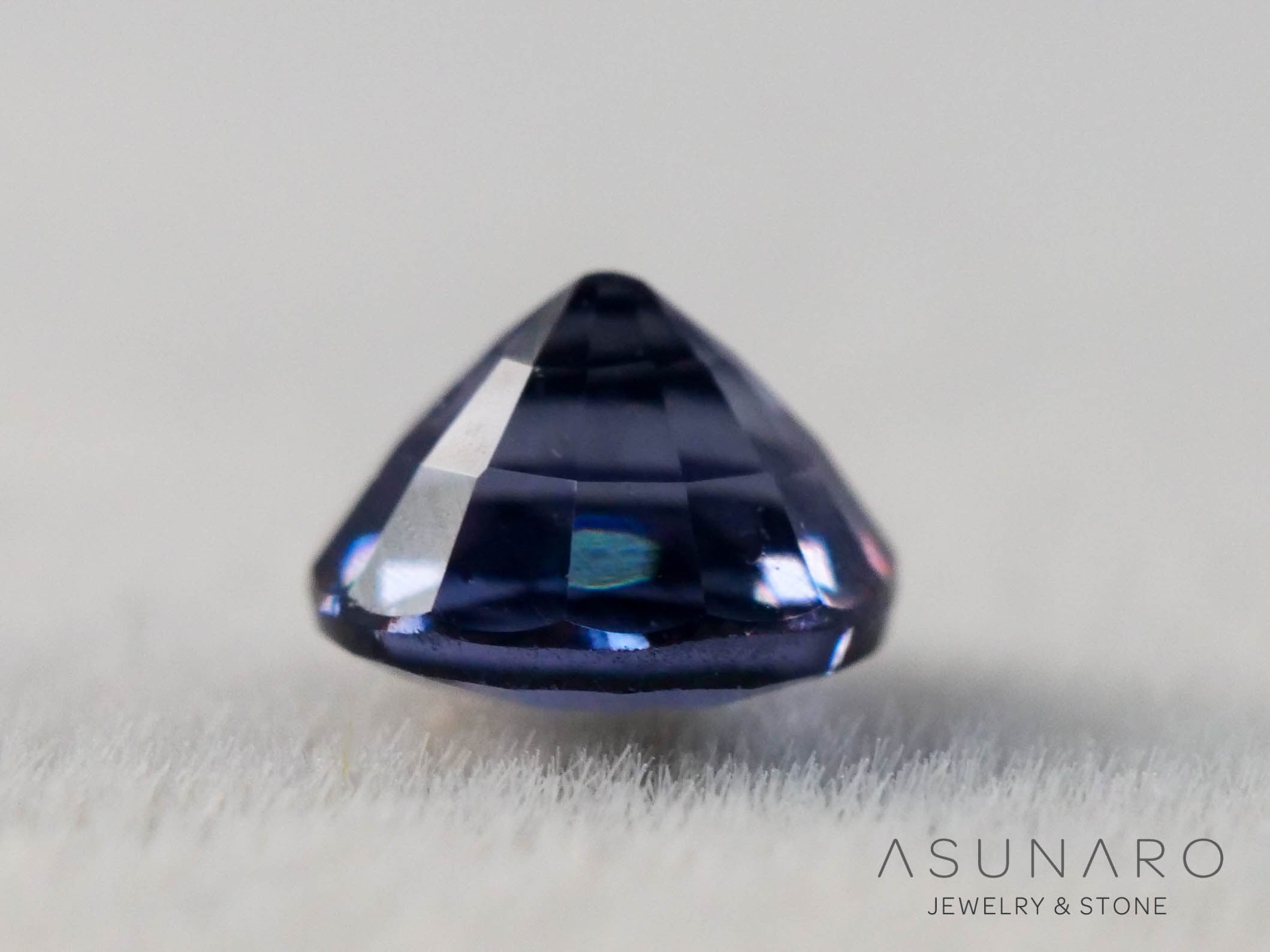 ベキリーブルーガーネット　オーバルカット　 マダガスカル産　0.19ct【260202-3155】