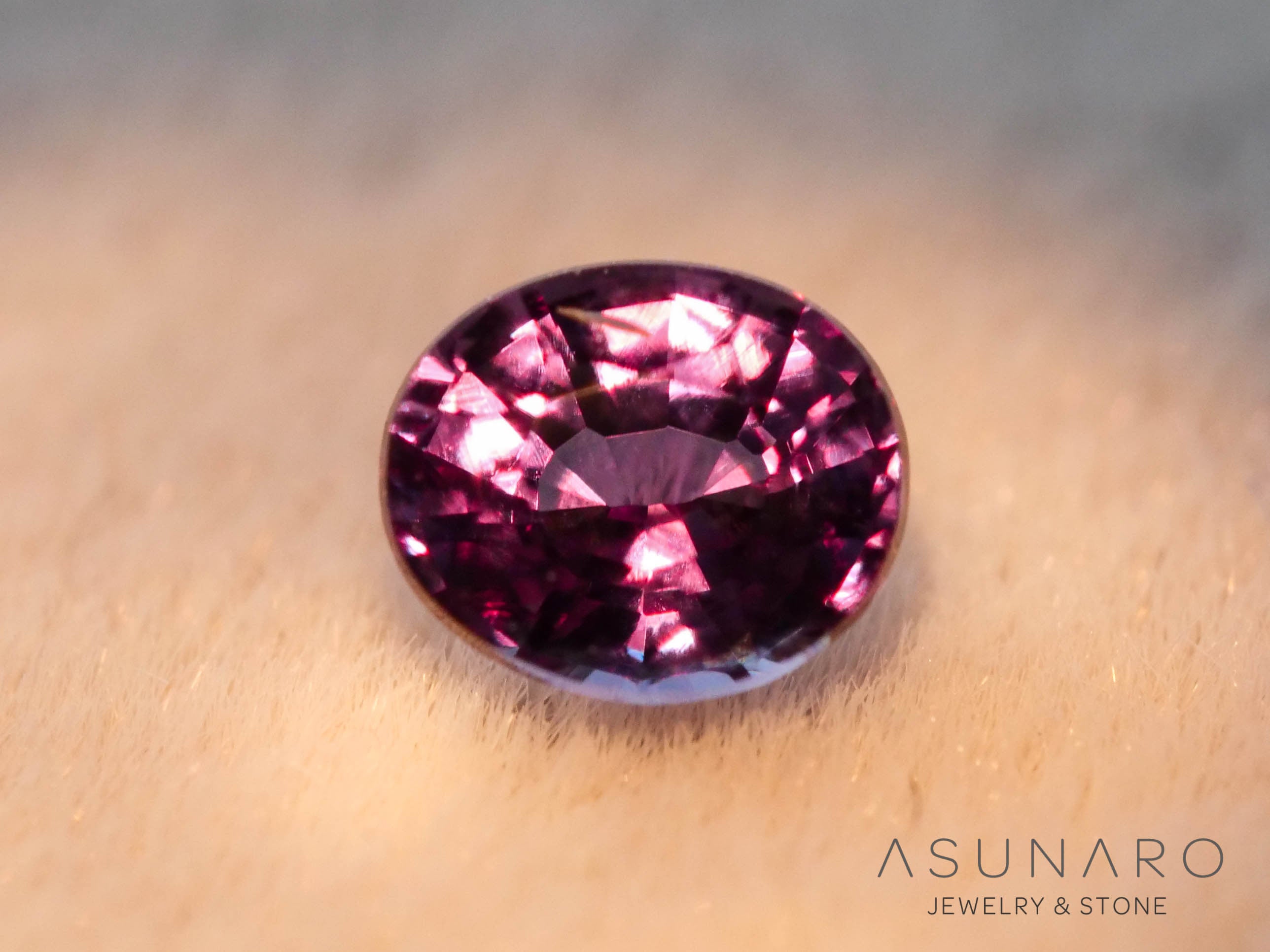 ベキリーブルーガーネット　オーバルカット　 マダガスカル産　0.19ct【260202-3156】