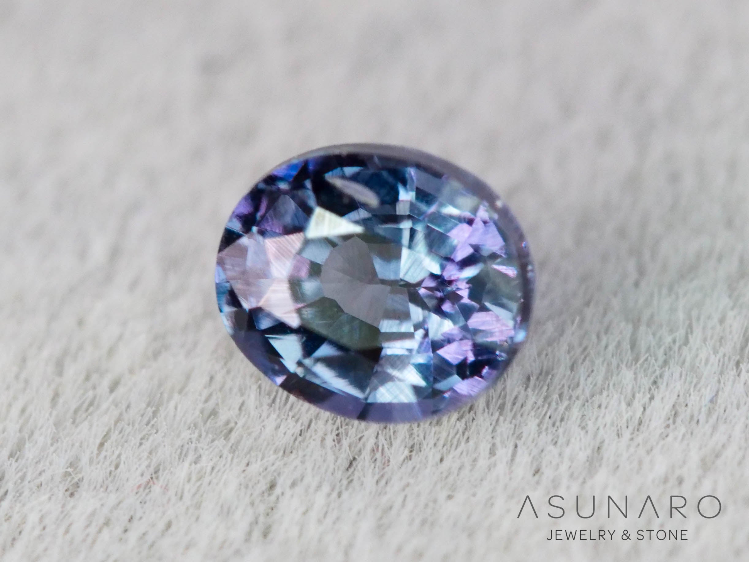 ベキリーブルーガーネット　オーバルカット　 マダガスカル産　0.19ct【260202-3156】