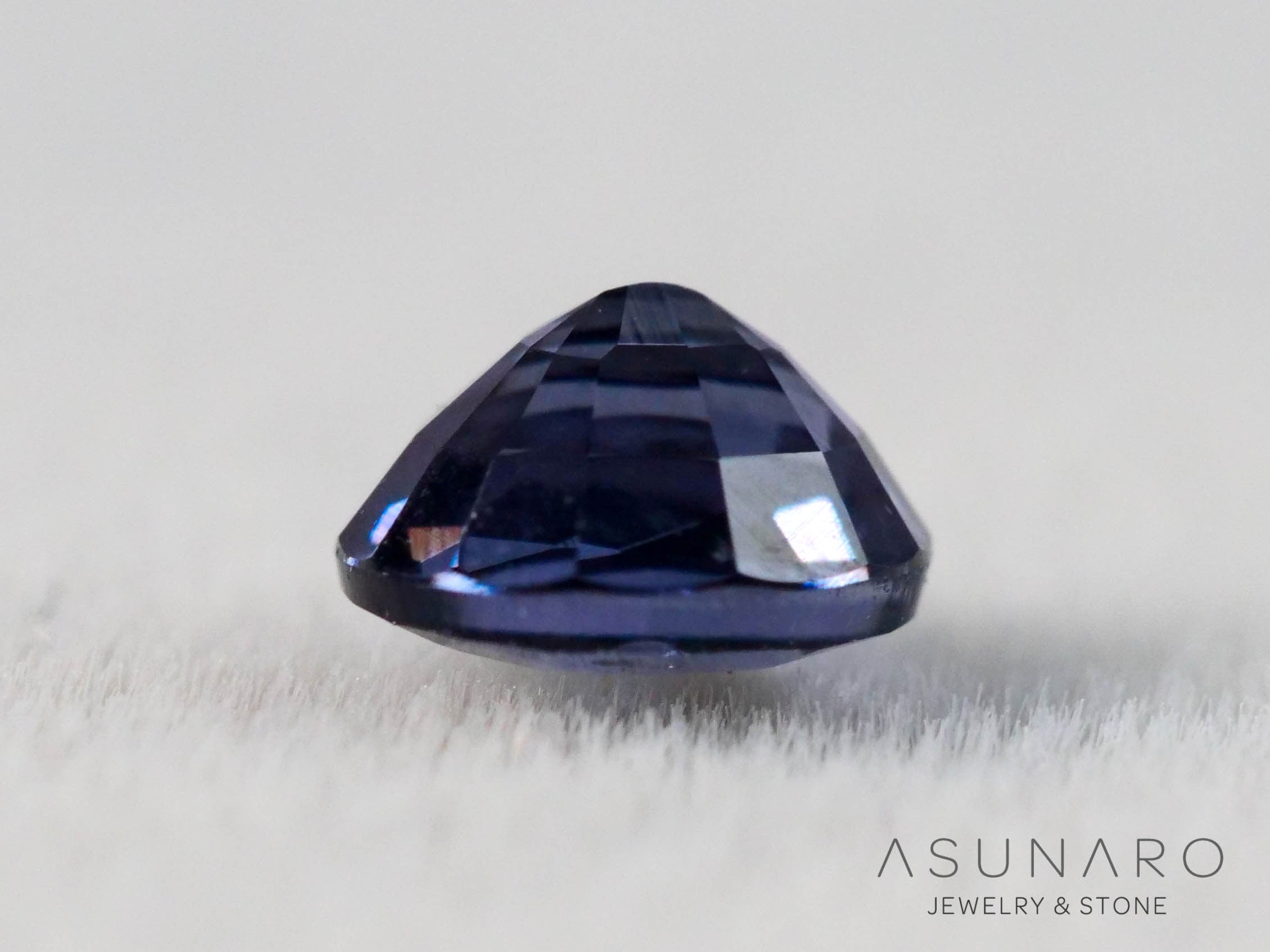 ベキリーブルーガーネット　オーバルカット　 マダガスカル産　0.19ct【260202-3156】