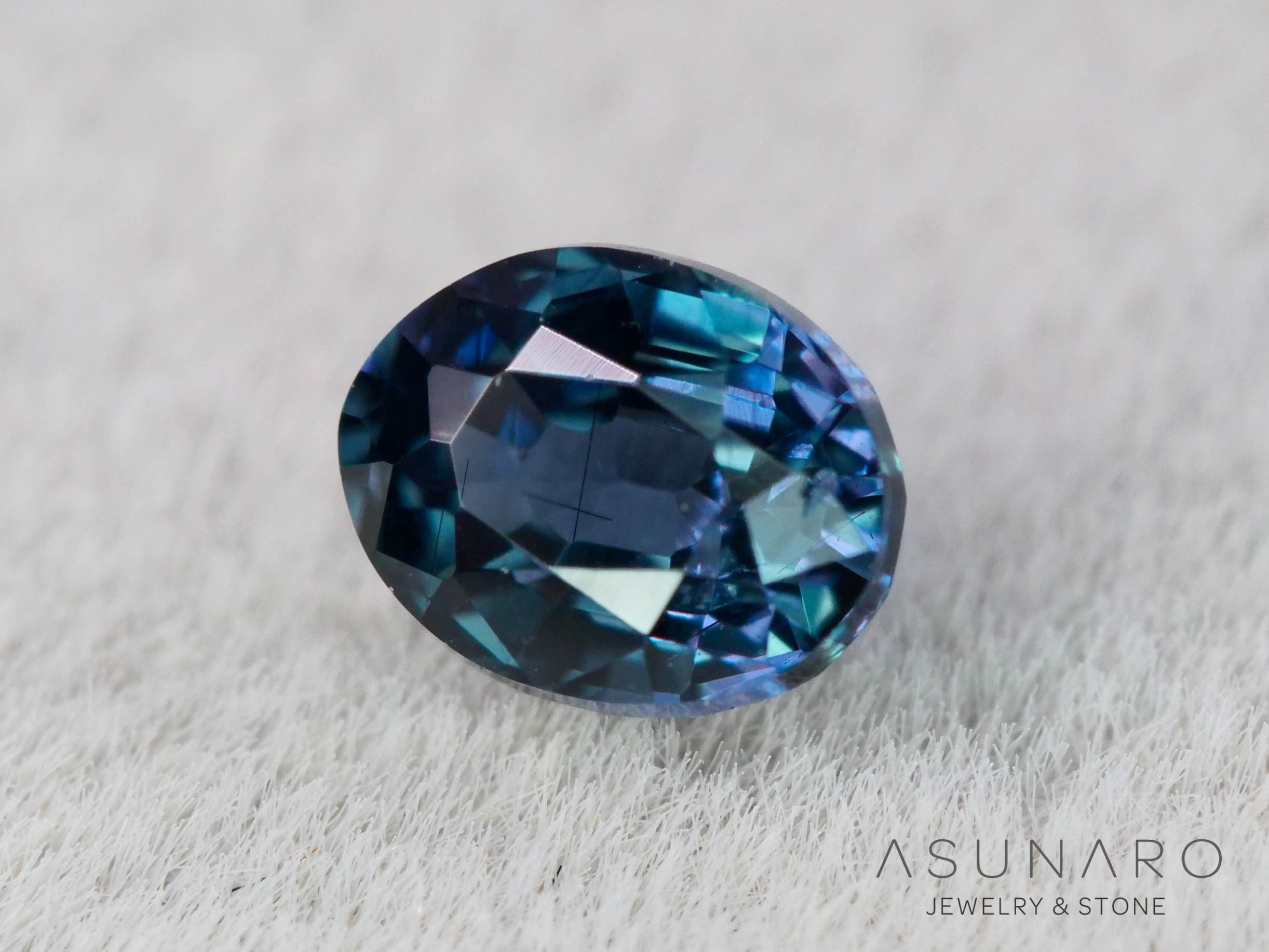 ベキリーブルーガーネット　オーバルカット　 マダガスカル産　0.21ct【260202-3157】