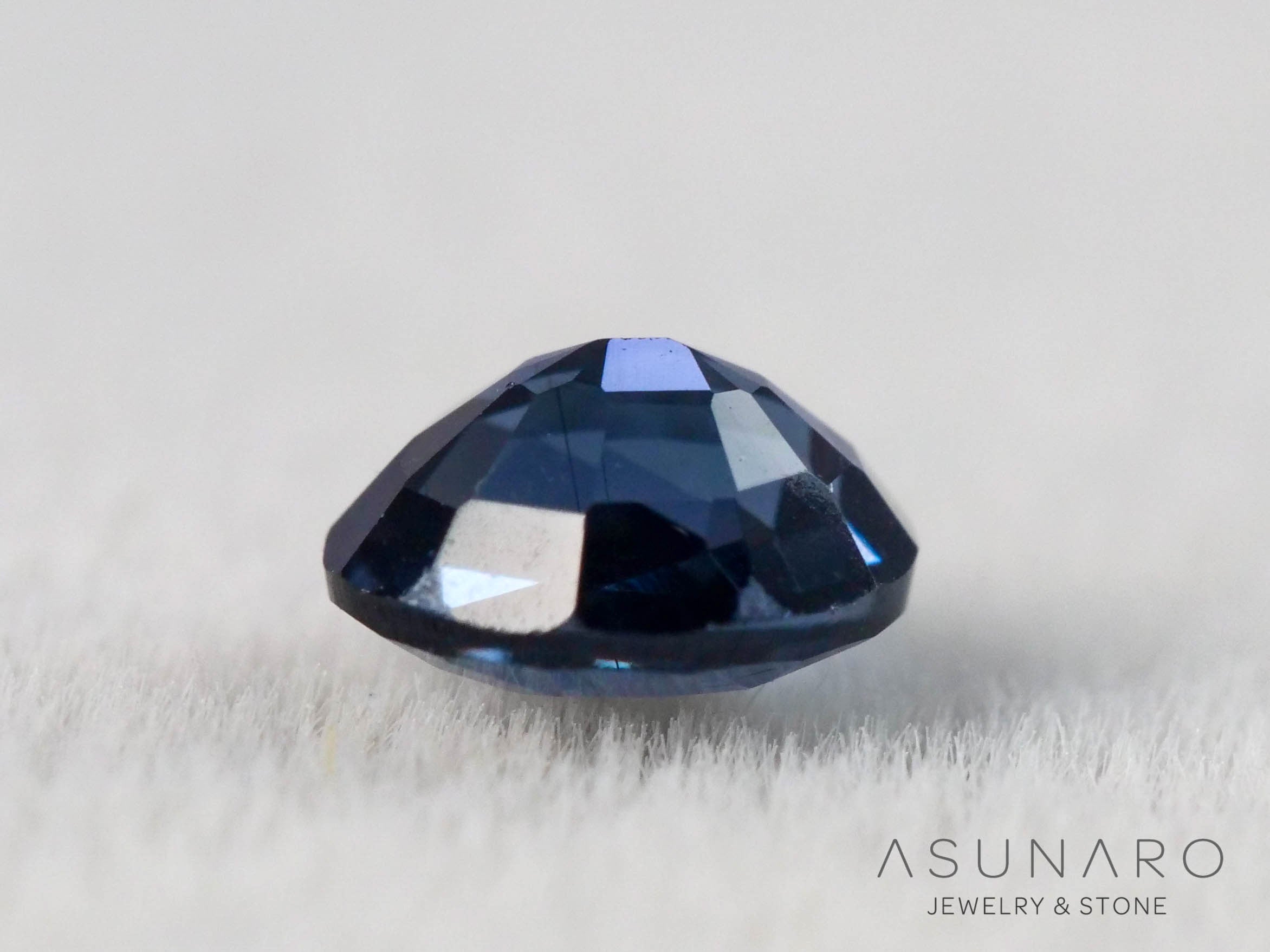ベキリーブルーガーネット　オーバルカット　 マダガスカル産　0.21ct【260202-3157】