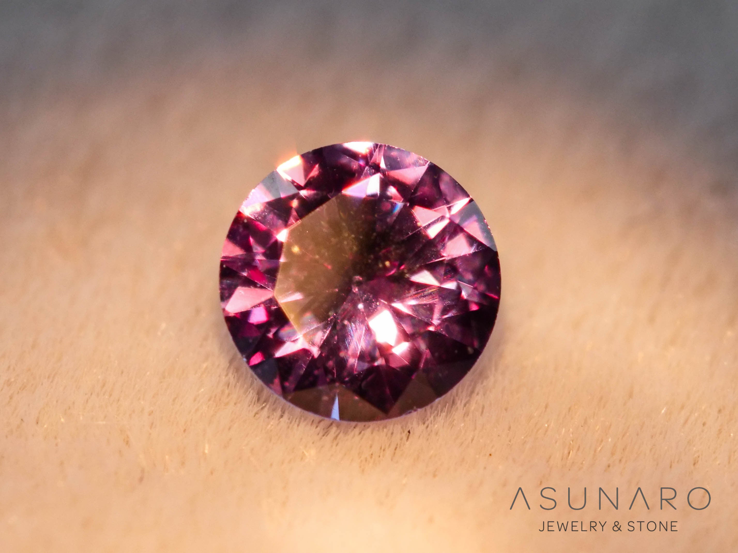 ベキリーブルーガーネット　ラウンドカット　 マダガスカル産　0.18ct【260202-3161】