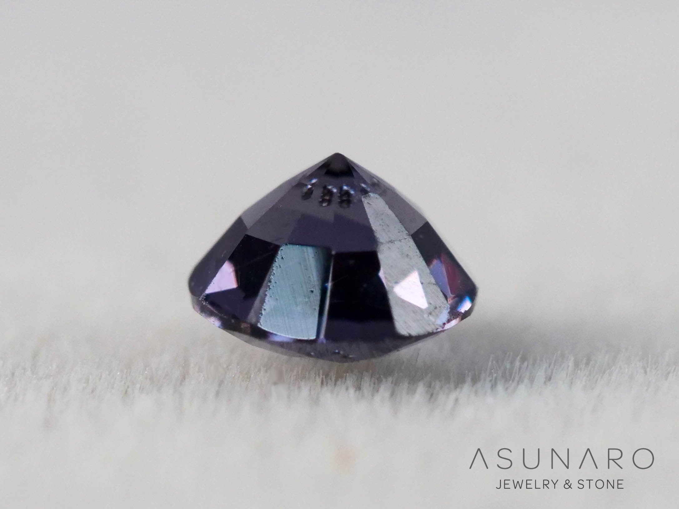 ベキリーブルーガーネット　ラウンドカット　 マダガスカル産　0.15ct【260202-3162】