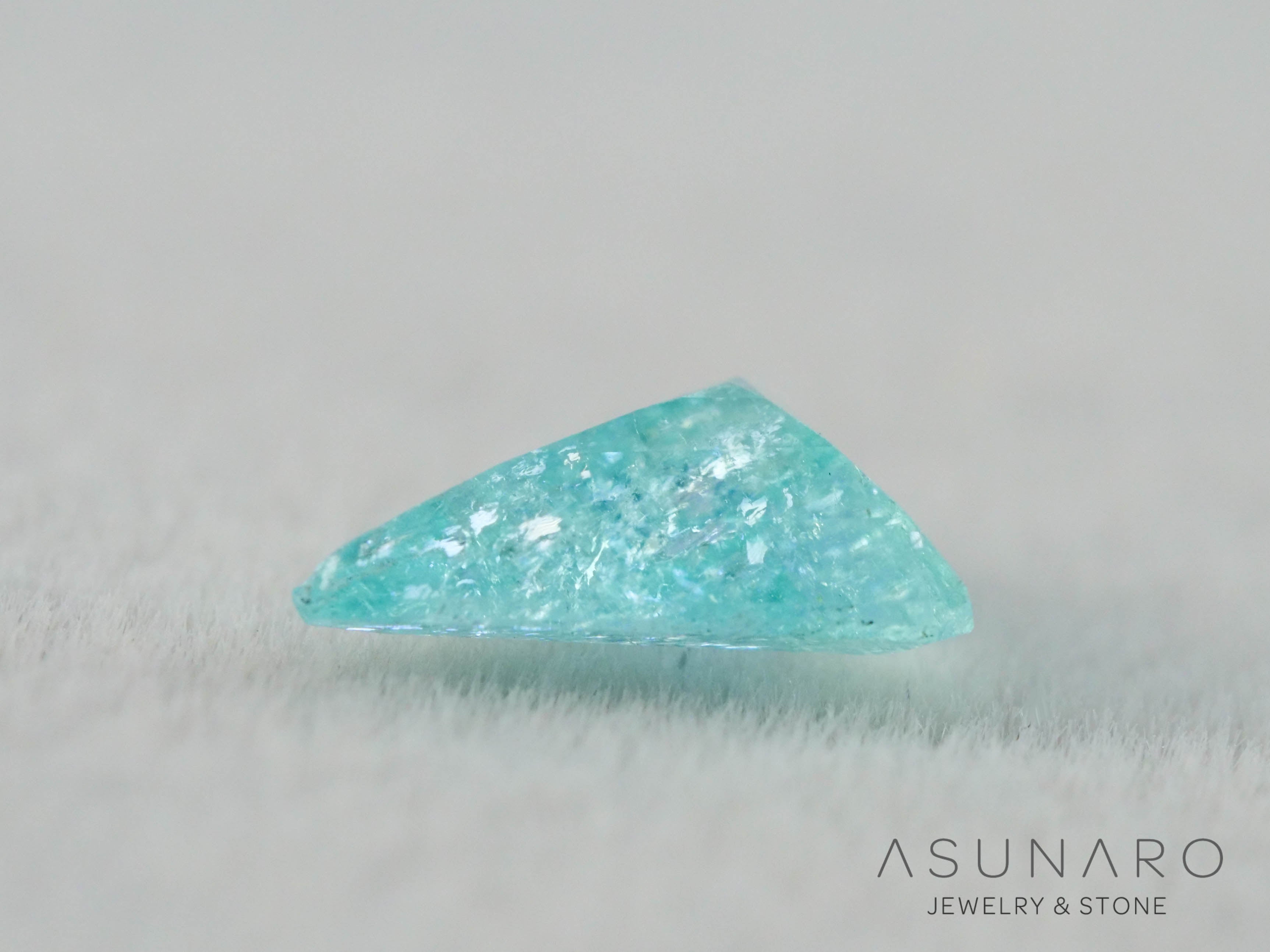 パライバトルマリン　トリリアントカット　モザンビーク産　0.29ct   【251203-3066】