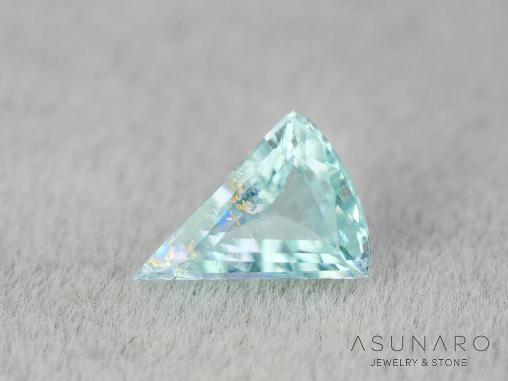 パライバトルマリン　トリリアントカット　モザンビーク産　0.36ct   【251203-3067】