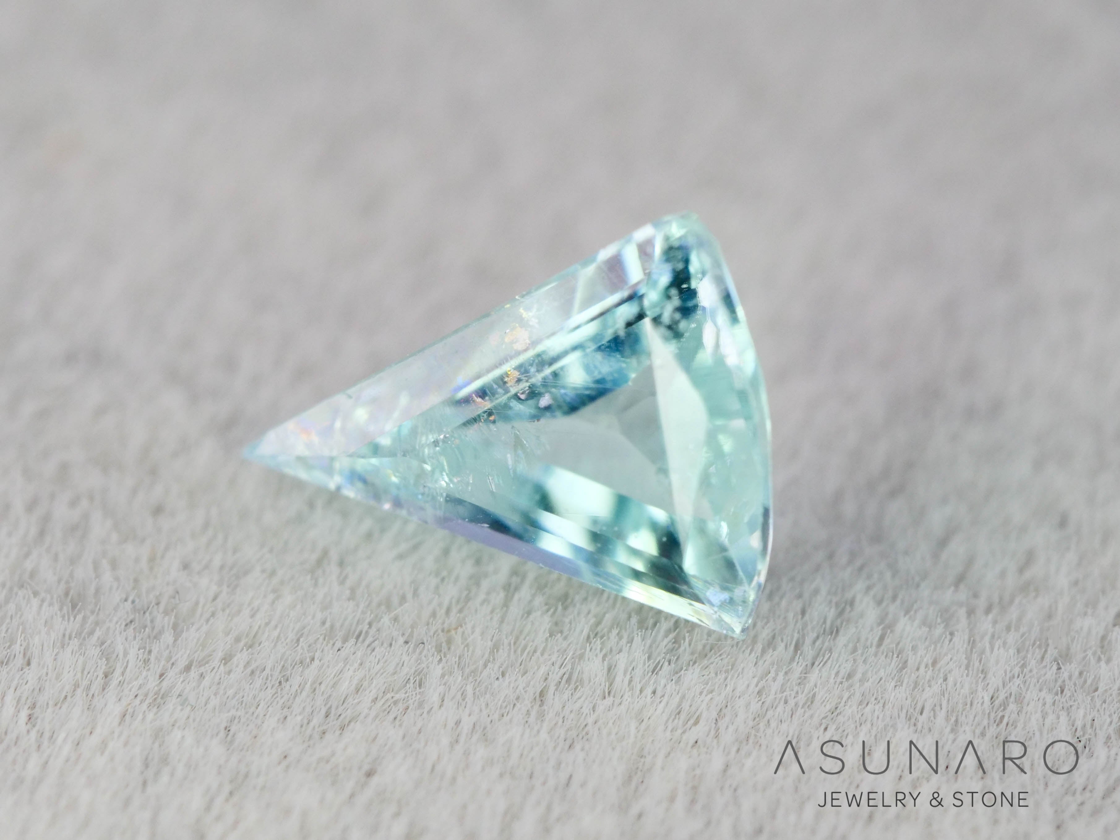 パライバトルマリン　トリリアントカット　モザンビーク産　0.36ct   【251203-3067】