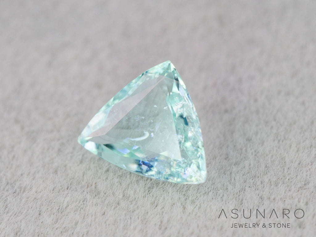 パライバトルマリン　トリリアントカット　モザンビーク産　0.30ct   【251203-3069】