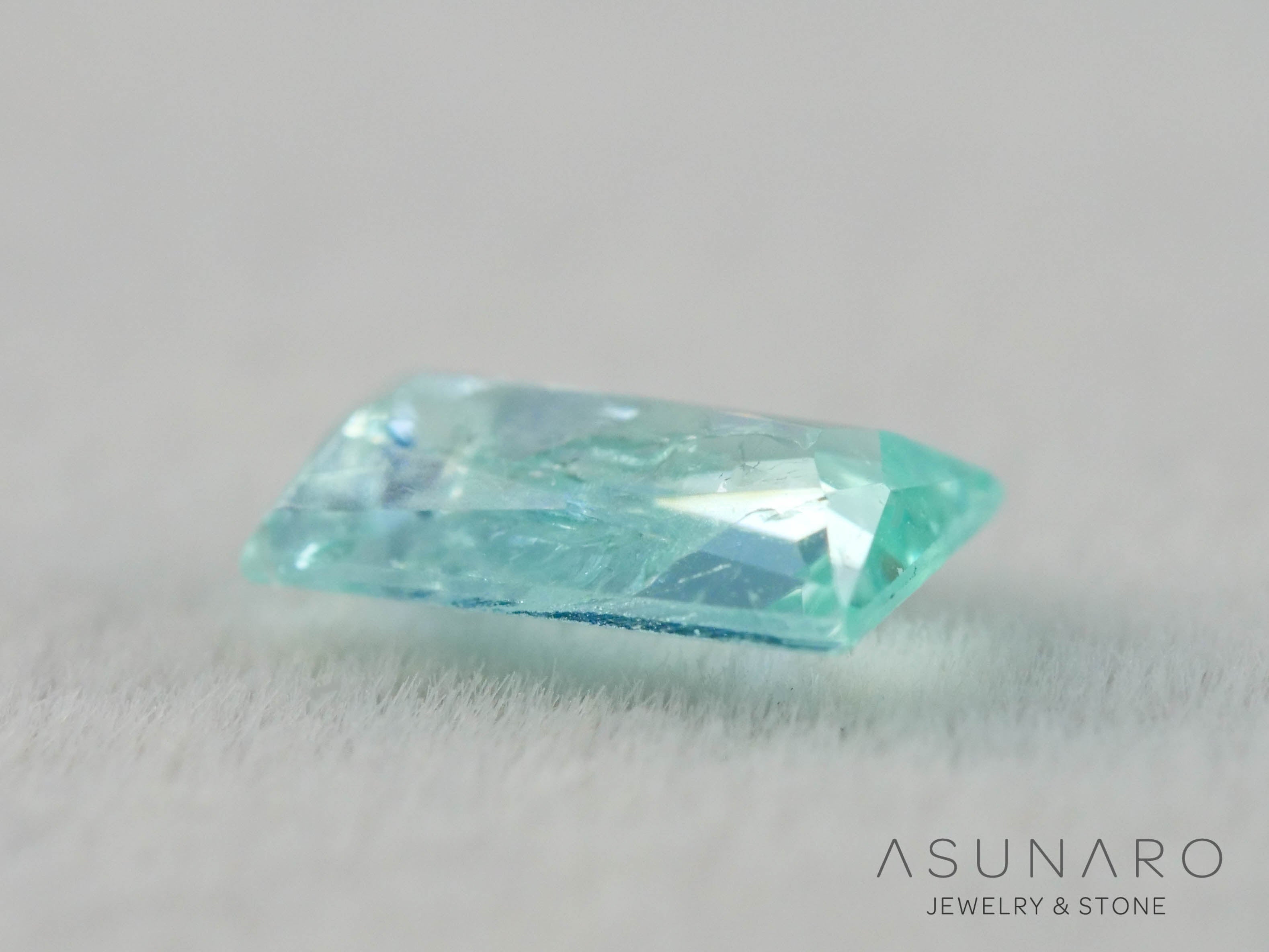 パライバトルマリン　スクエアカット　モザンビーク産　0.29ct   【251203-3070】