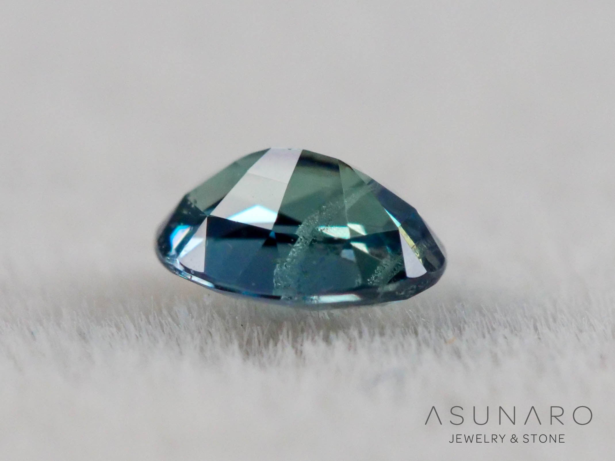 アレキサンドライト　オーバルカット　 ブラジル産　0.11ct【251201-3252】