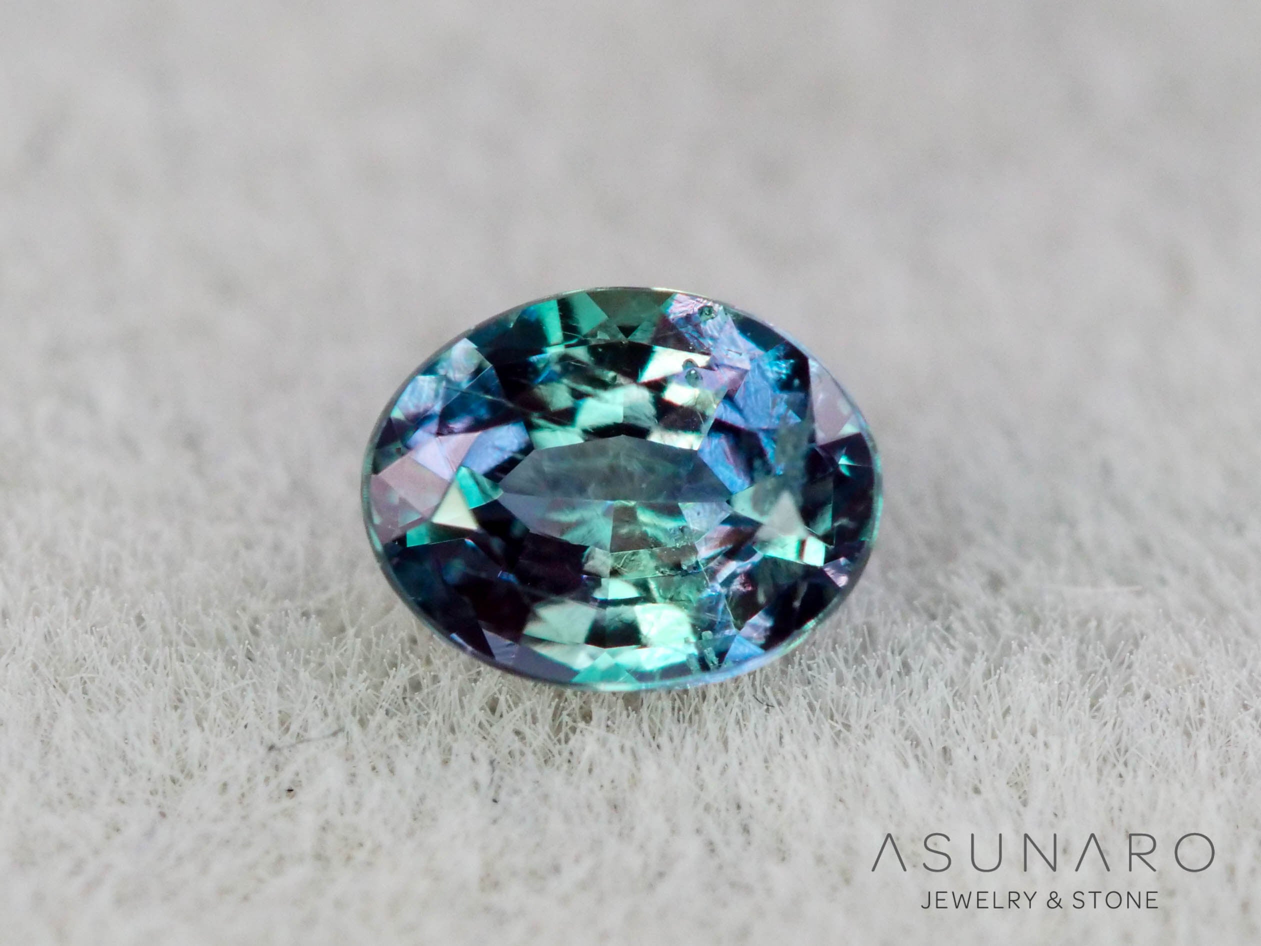 アレキサンドライト オーバルカット ブラジル産 0.11ct ソ付【251201