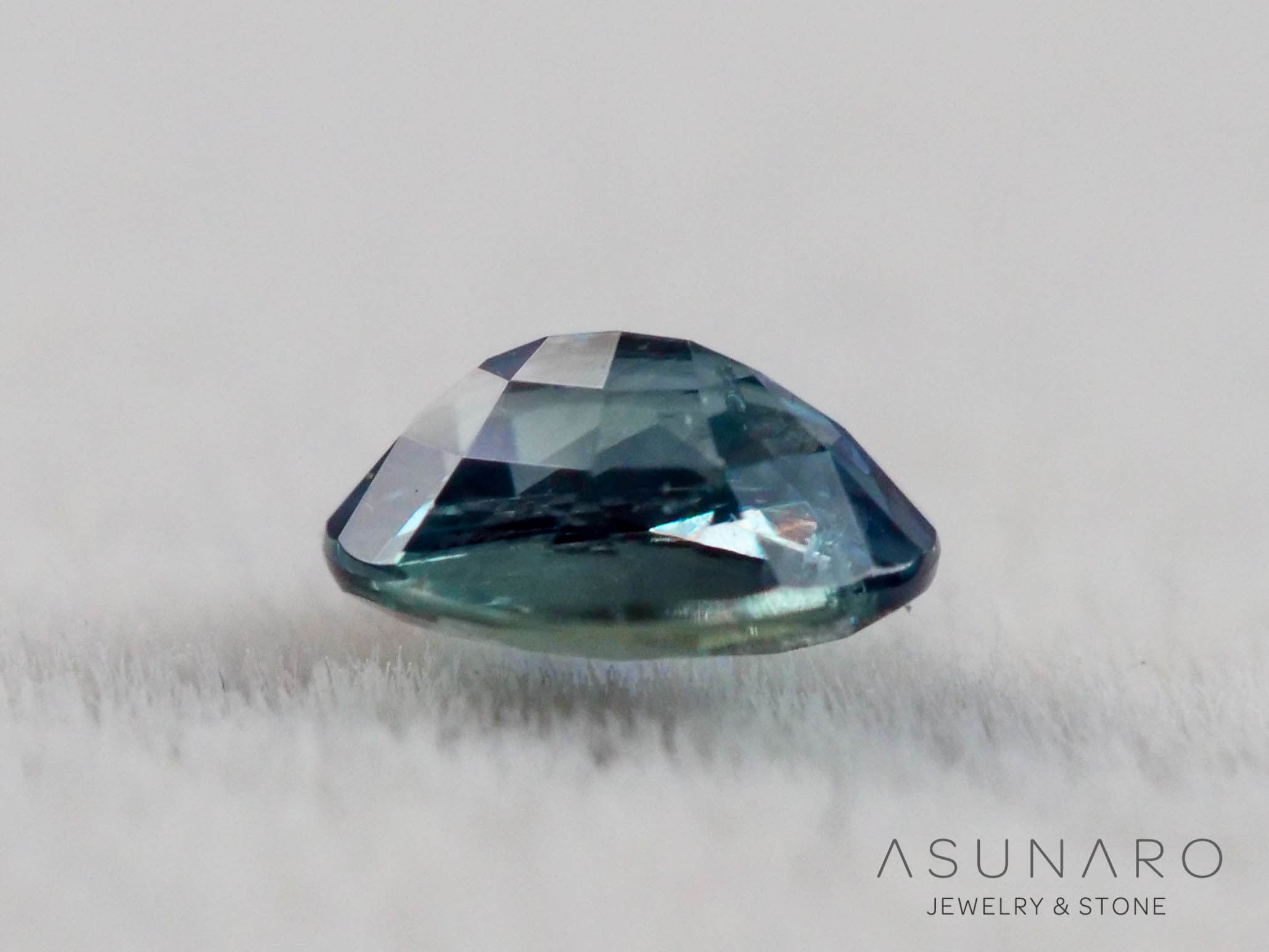 アレキサンドライト オーバルカット ブラジル産 0.11ct【251201-3253