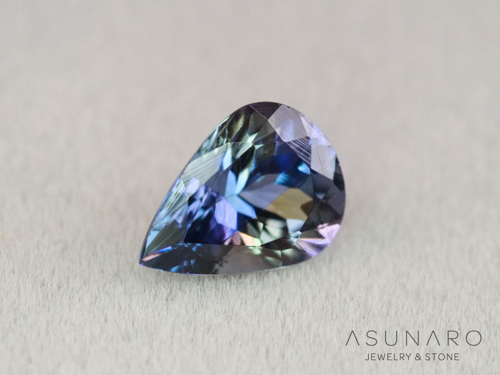 パーティーカラーサファイア  ペアシェイプ　スリランカ産　0.96ct【260323-3270】