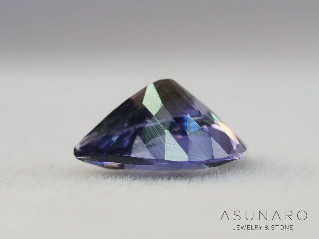 パーティーカラーサファイア  ペアシェイプ　スリランカ産　0.96ct【260323-3270】