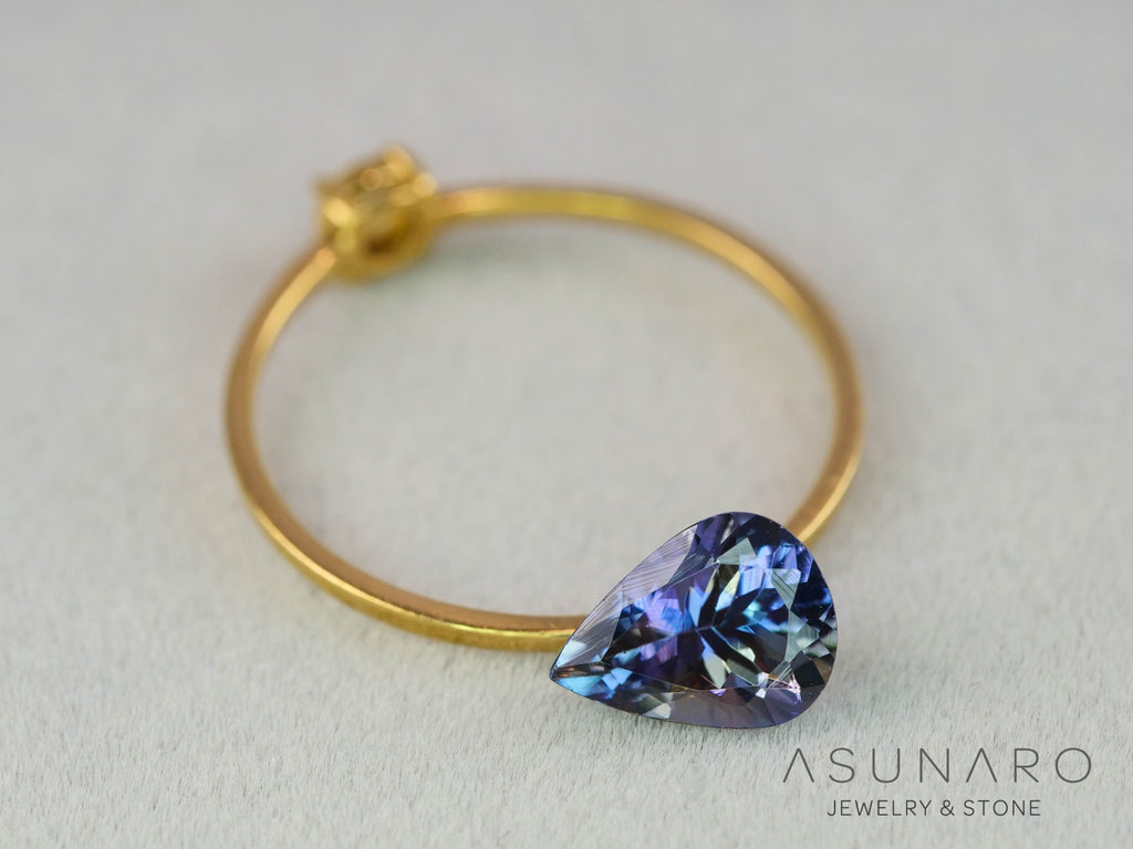 パーティーカラーサファイア  ペアシェイプ　スリランカ産　0.96ct【260323-3270】