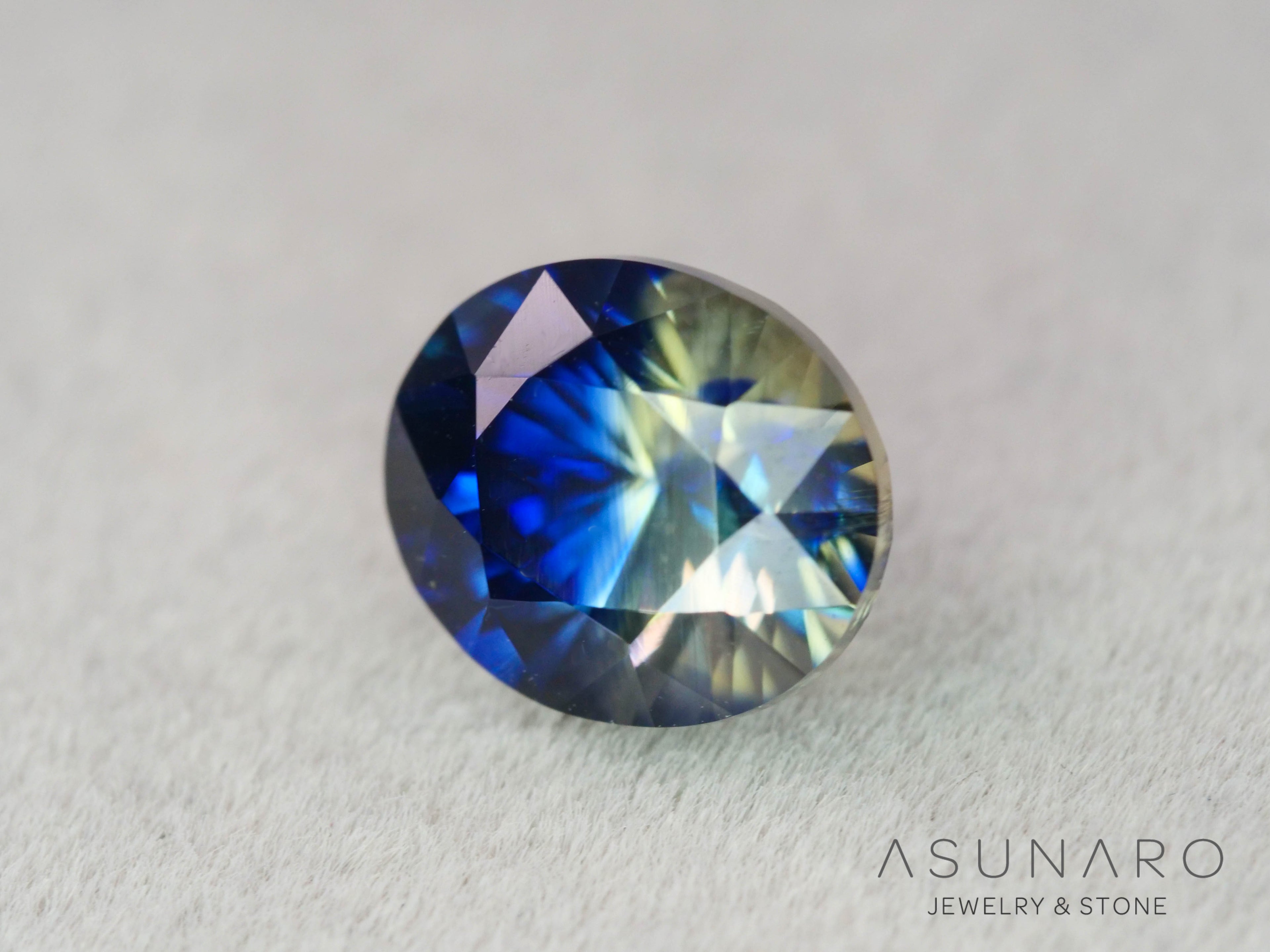 バイカラーサファイア　ロータスリリーカット（オーバル）　スリランカ産　1.71ct【260323-3273】