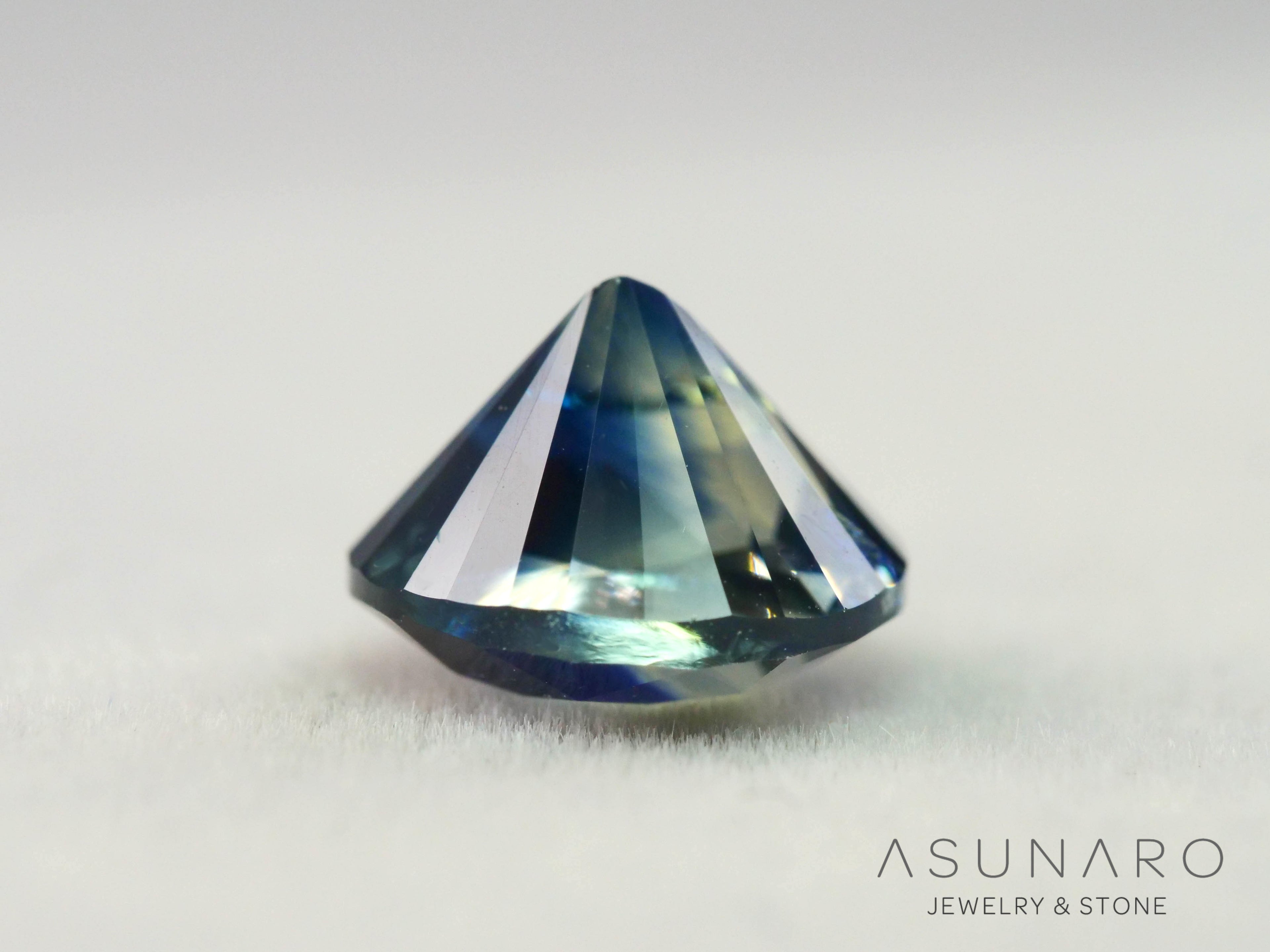 バイカラーサファイア　ロータスリリーカット（オーバル）　スリランカ産　1.71ct【260323-3273】