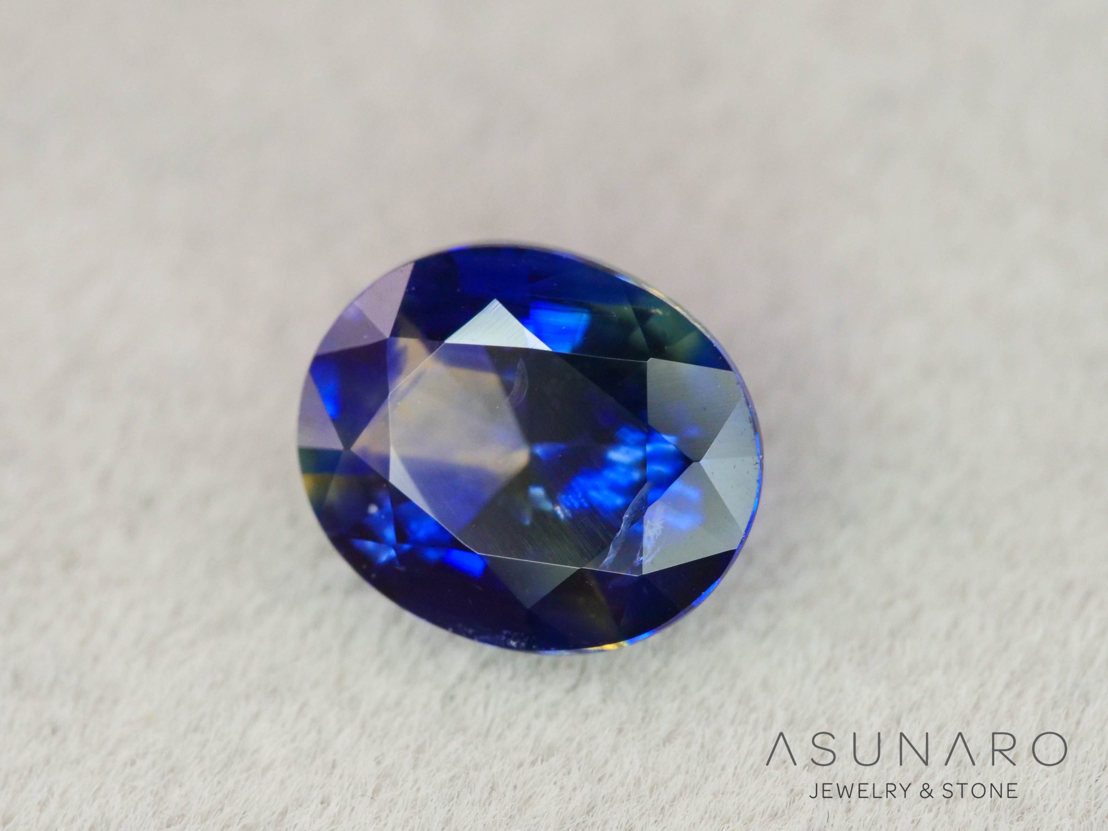 バイカラーサファイア　ロータスリリーカット（オーバル）　スリランカ産　0.67ct【260323-3275】