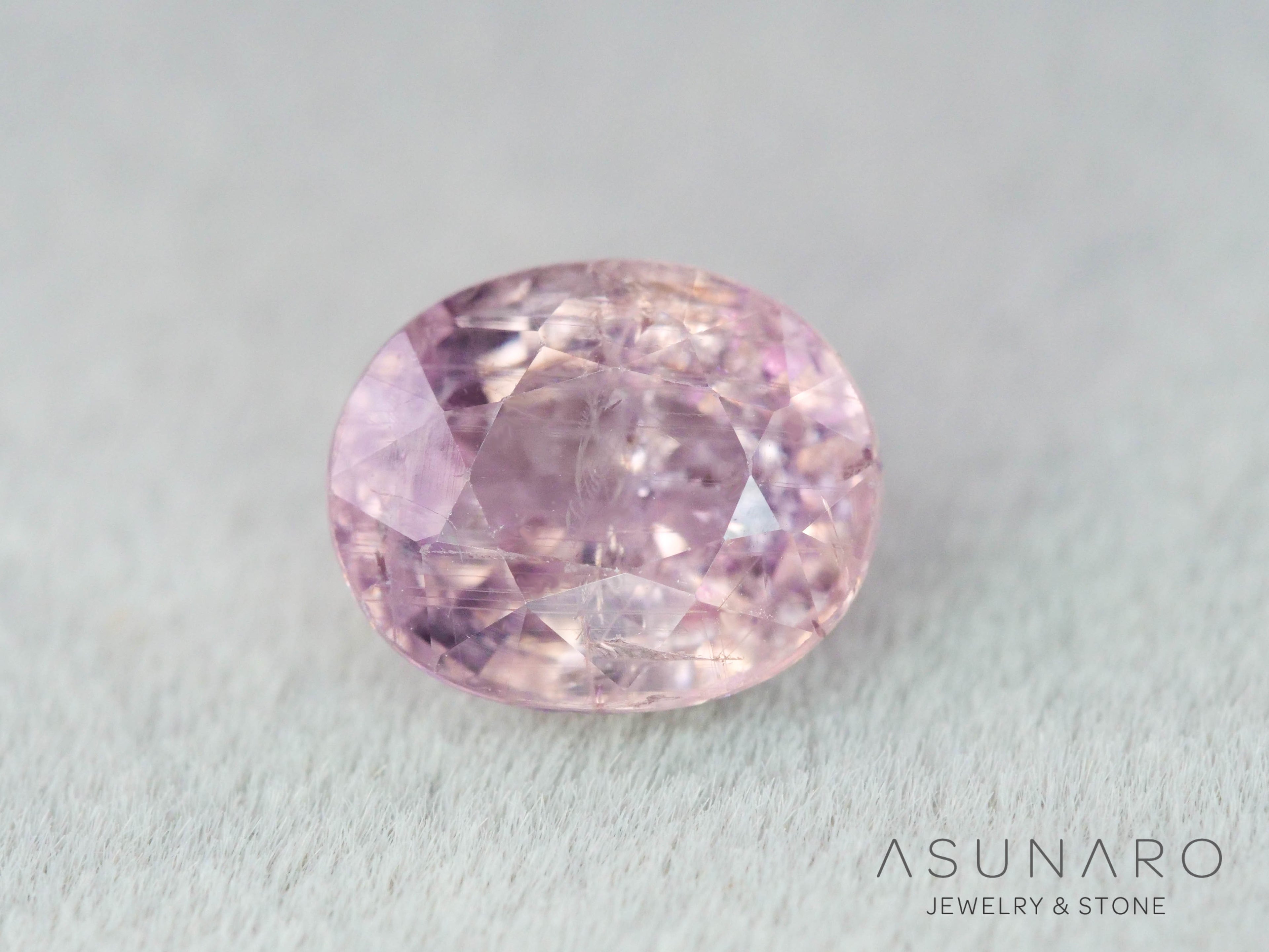 イリデッセンス入りサファイア 　オーバルカット　スリランカ産　0.89ct　【260319-3255】